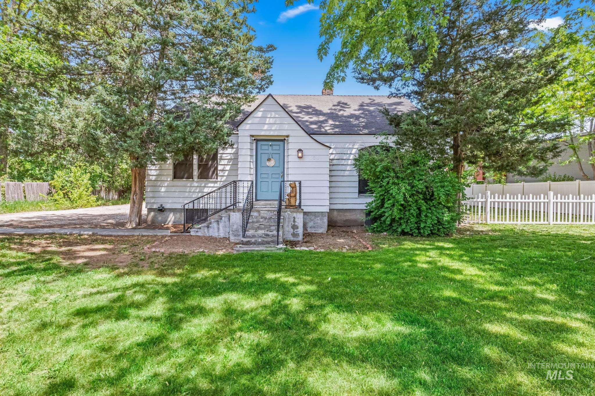 404 N Allumbaugh St Property Photo 3