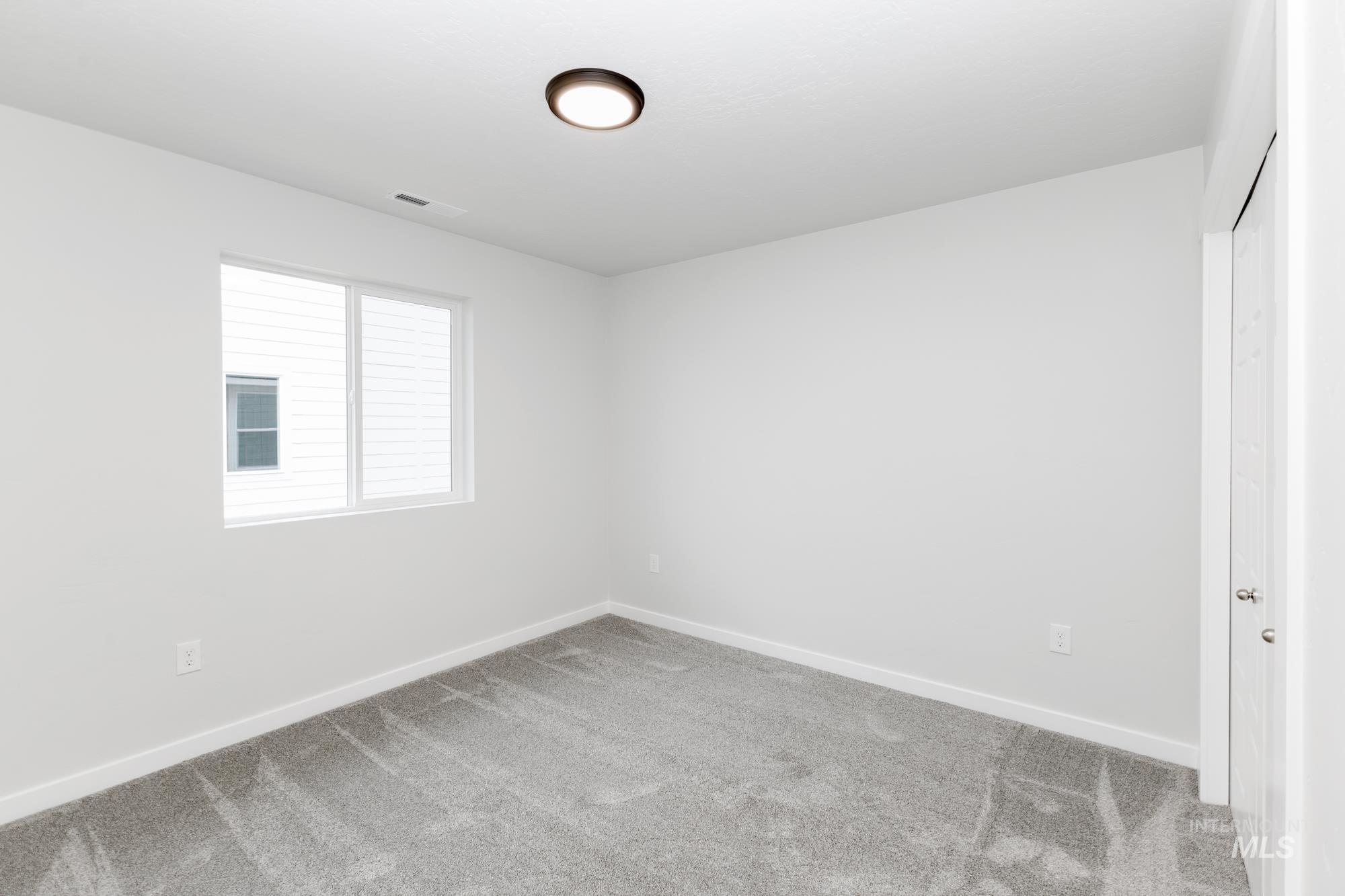 2094 N Thunderbolt St Property Photo 10