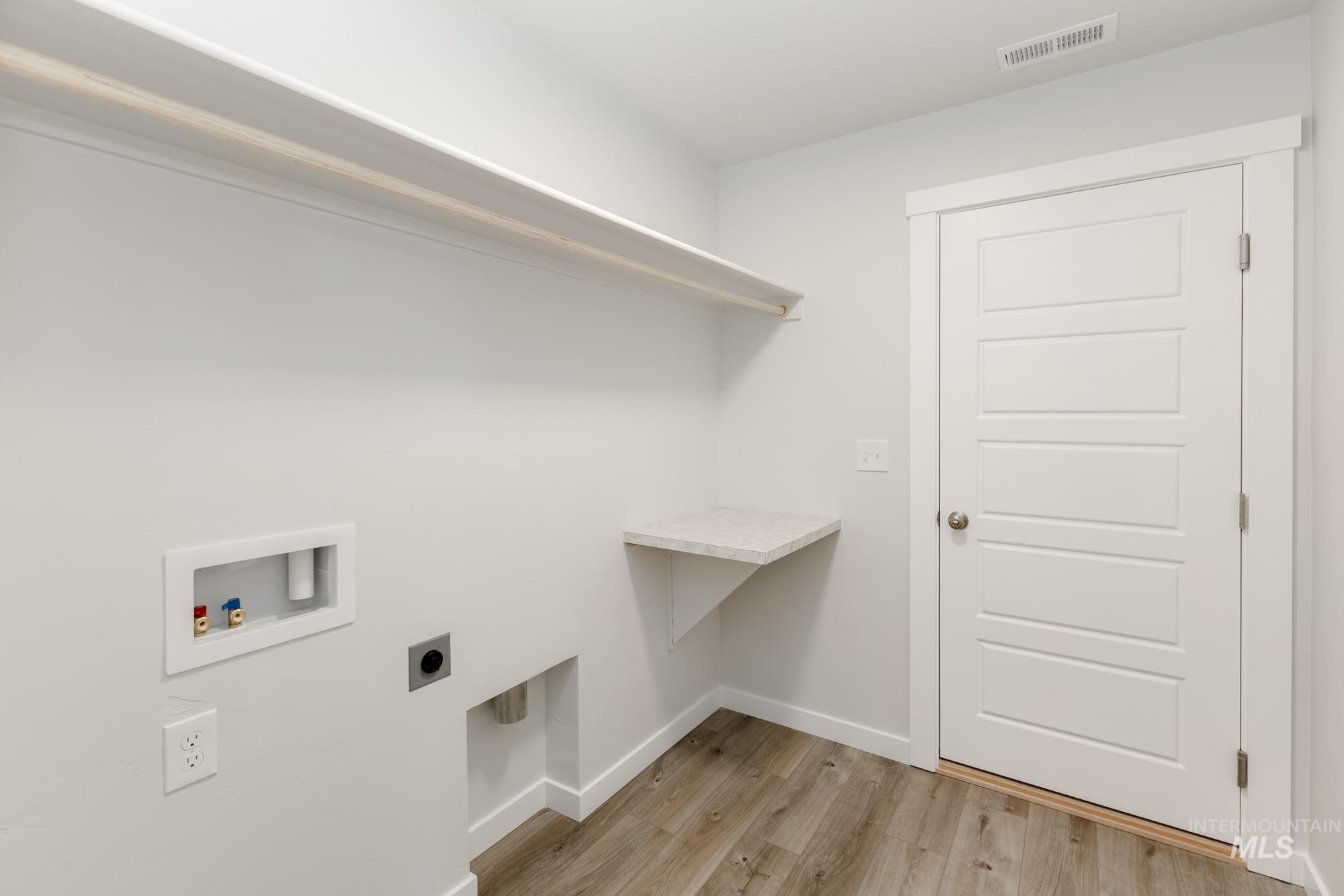 2094 N Thunderbolt St Property Photo 12