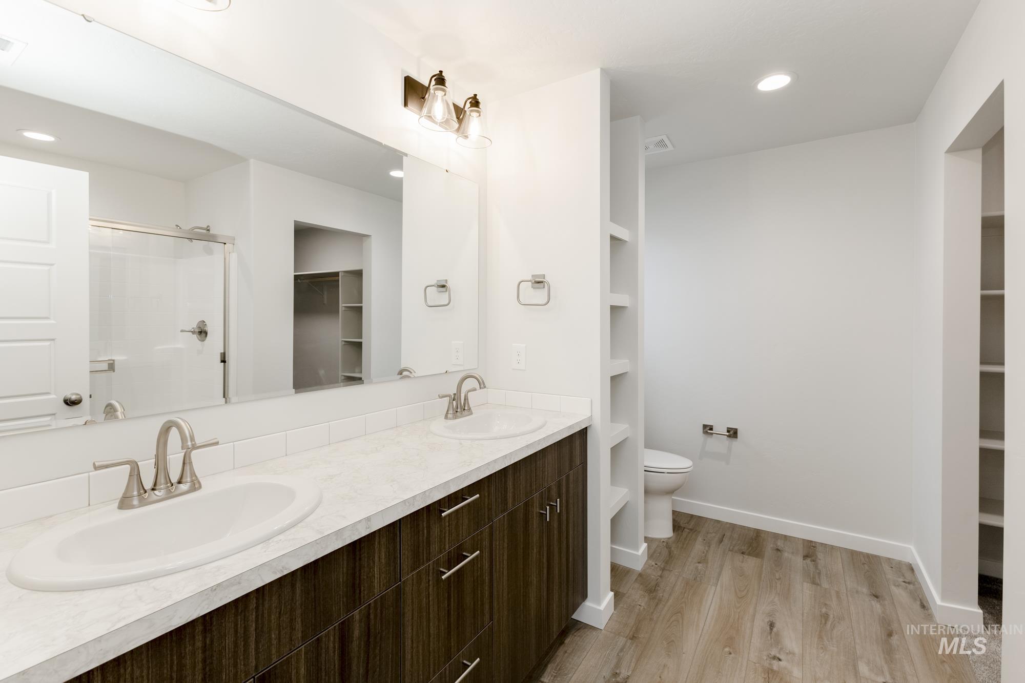 2094 N Thunderbolt St Property Photo 16