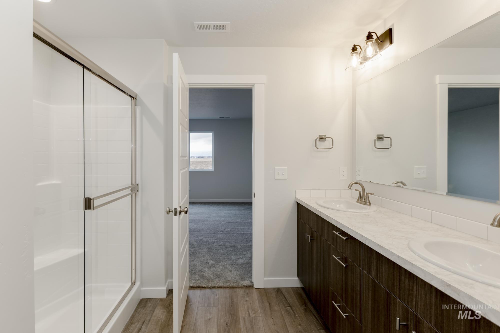 2094 N Thunderbolt St Property Photo 17
