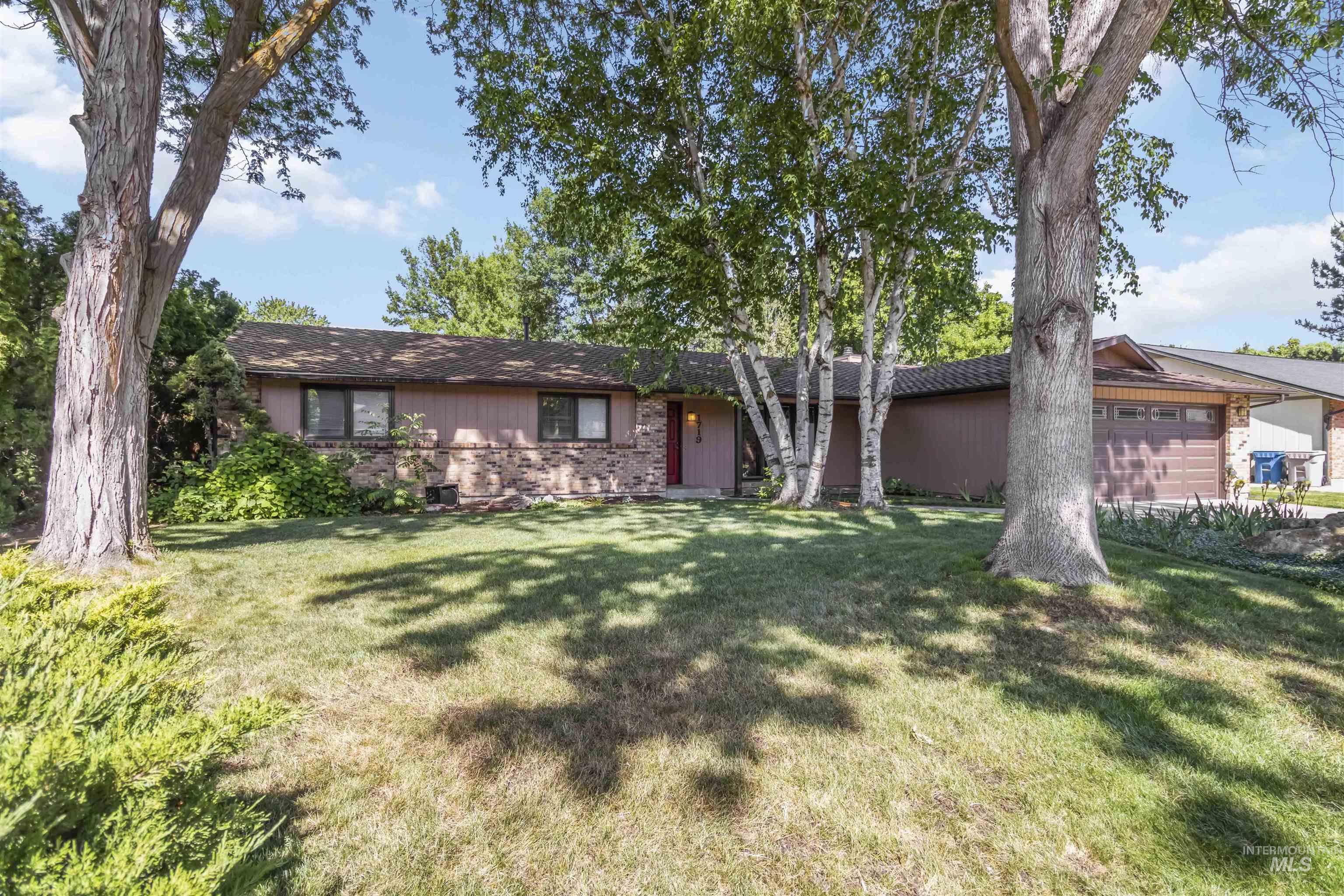 1719 S Gekeler Ln. Property Photo 1