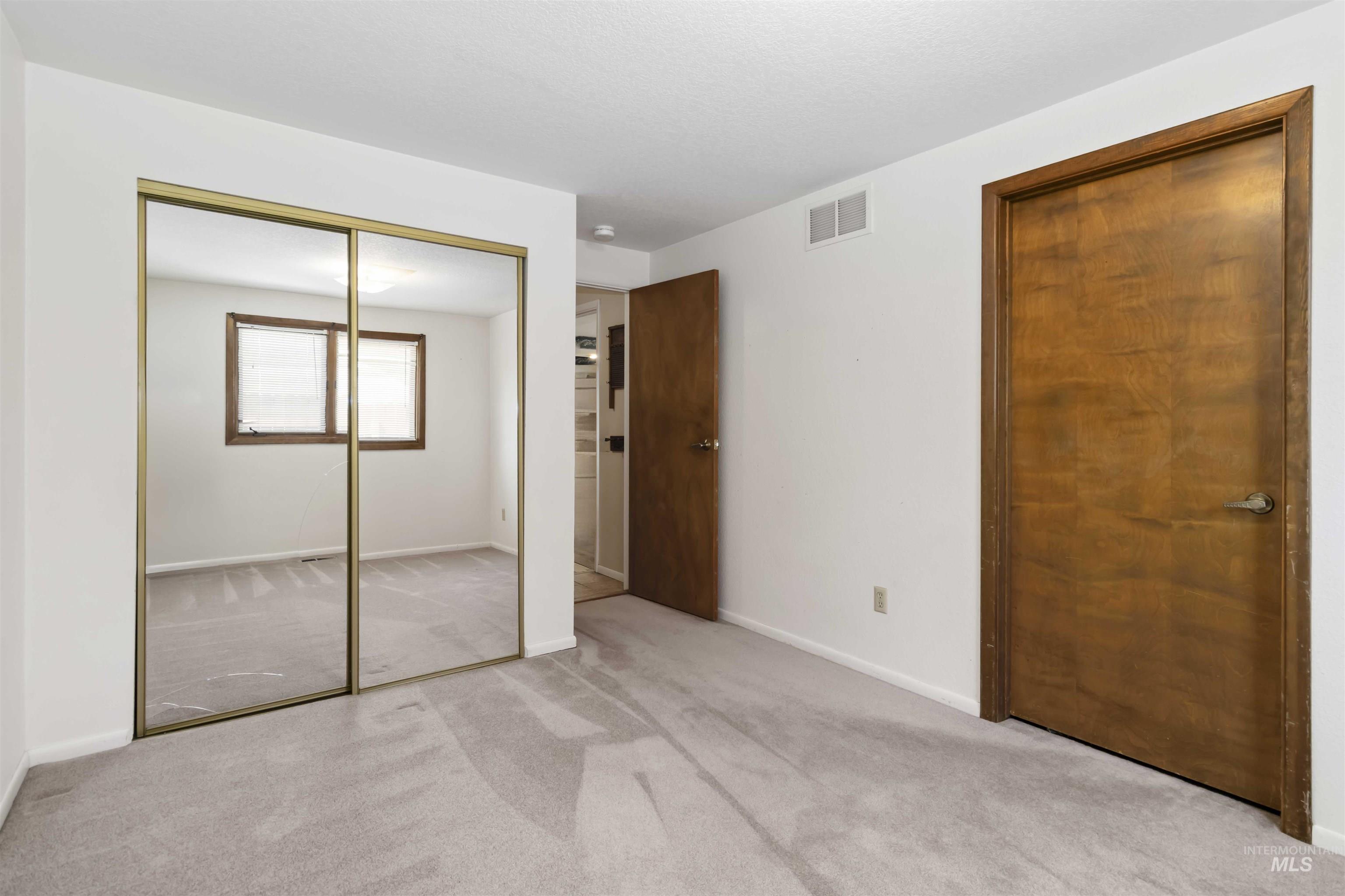 1719 S Gekeler Ln. Property Photo 22