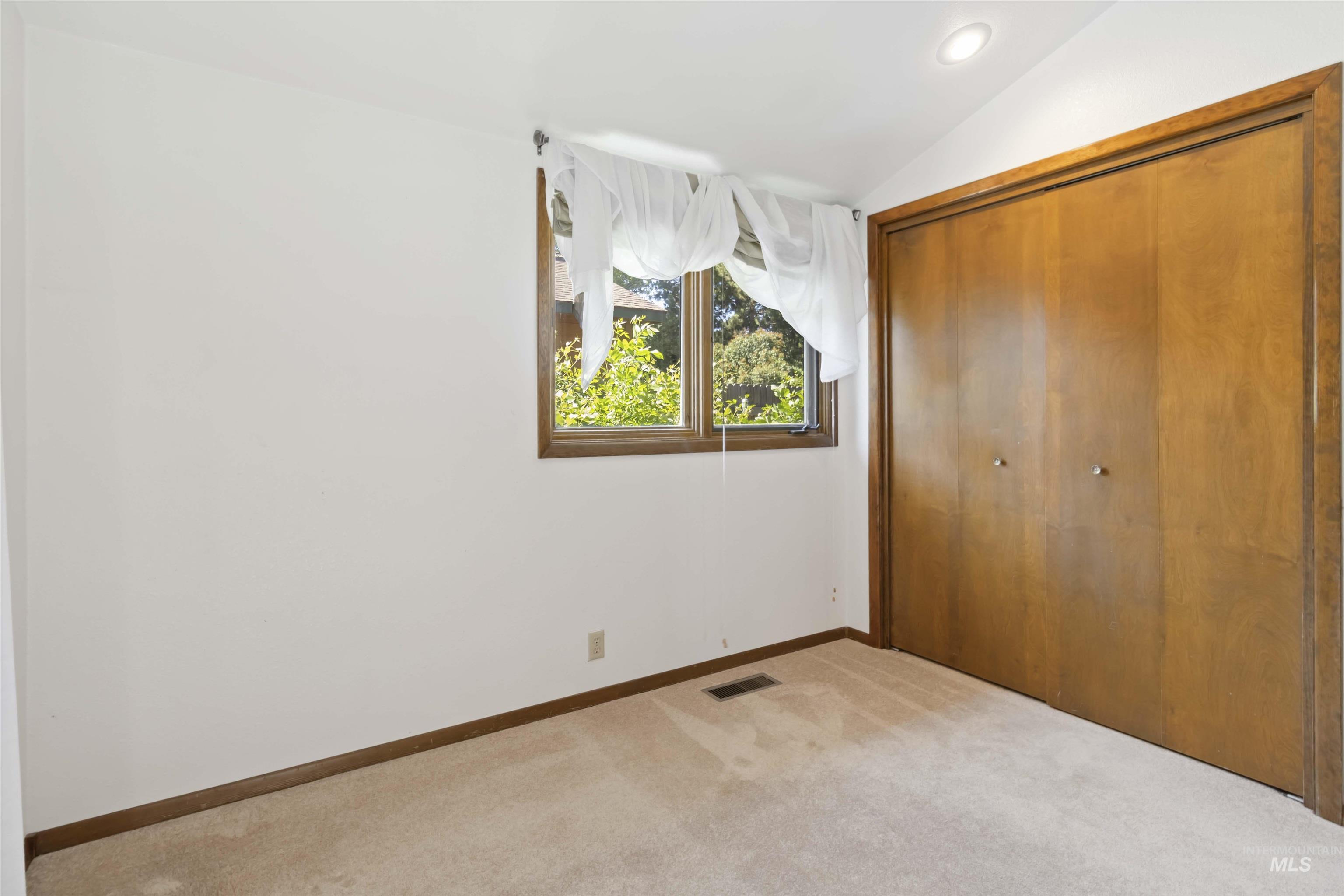 1719 S Gekeler Ln. Property Photo 29