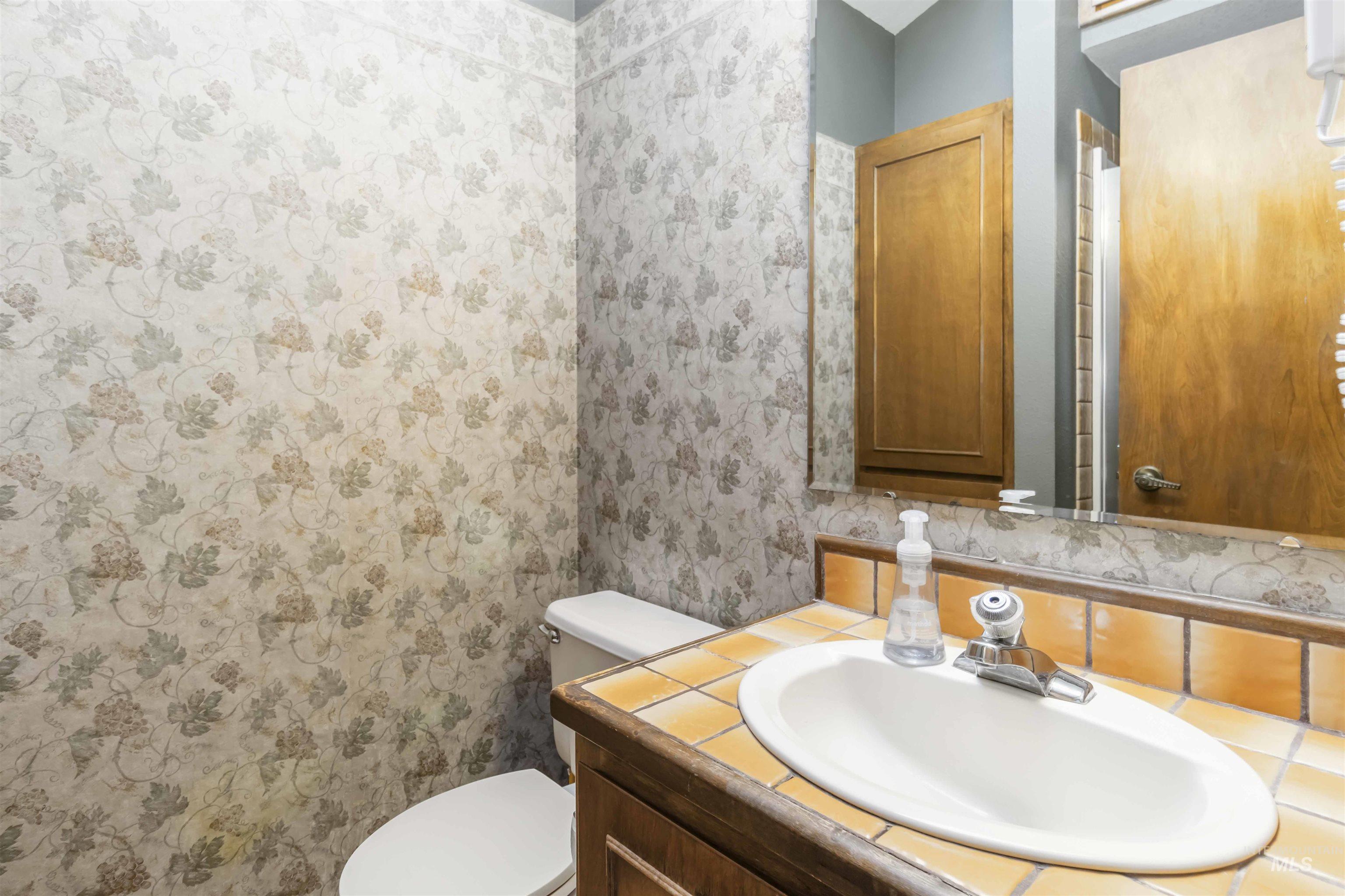 1719 S Gekeler Ln. Property Photo 43