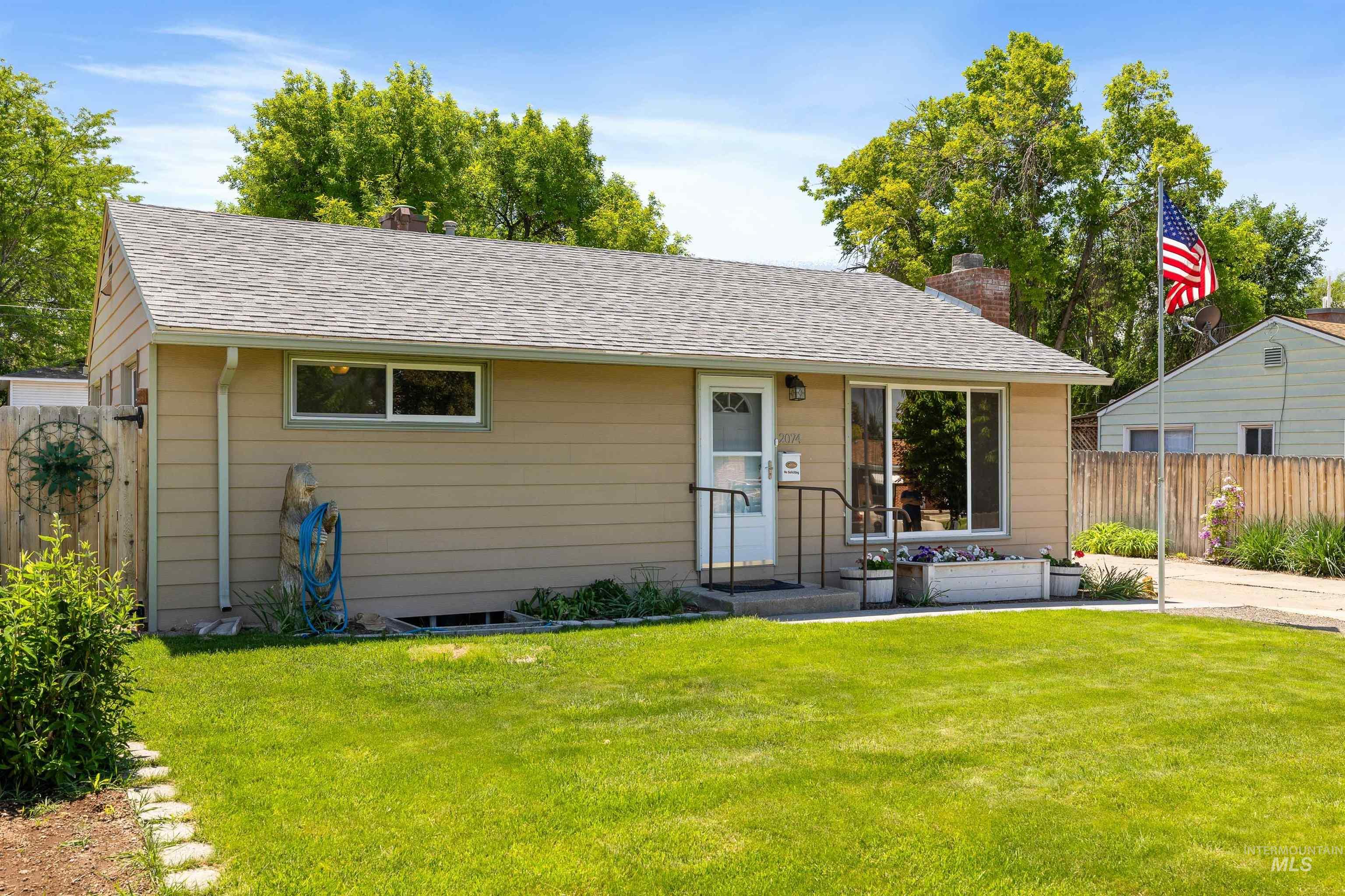 2074 11th Avenue E Property Photo 2