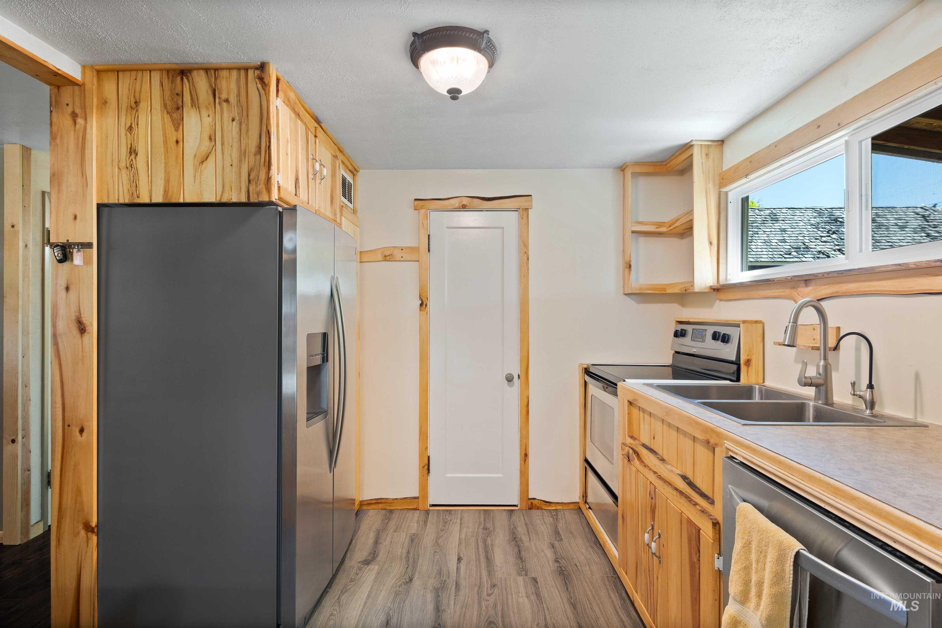 2074 11th Avenue E Property Photo 7