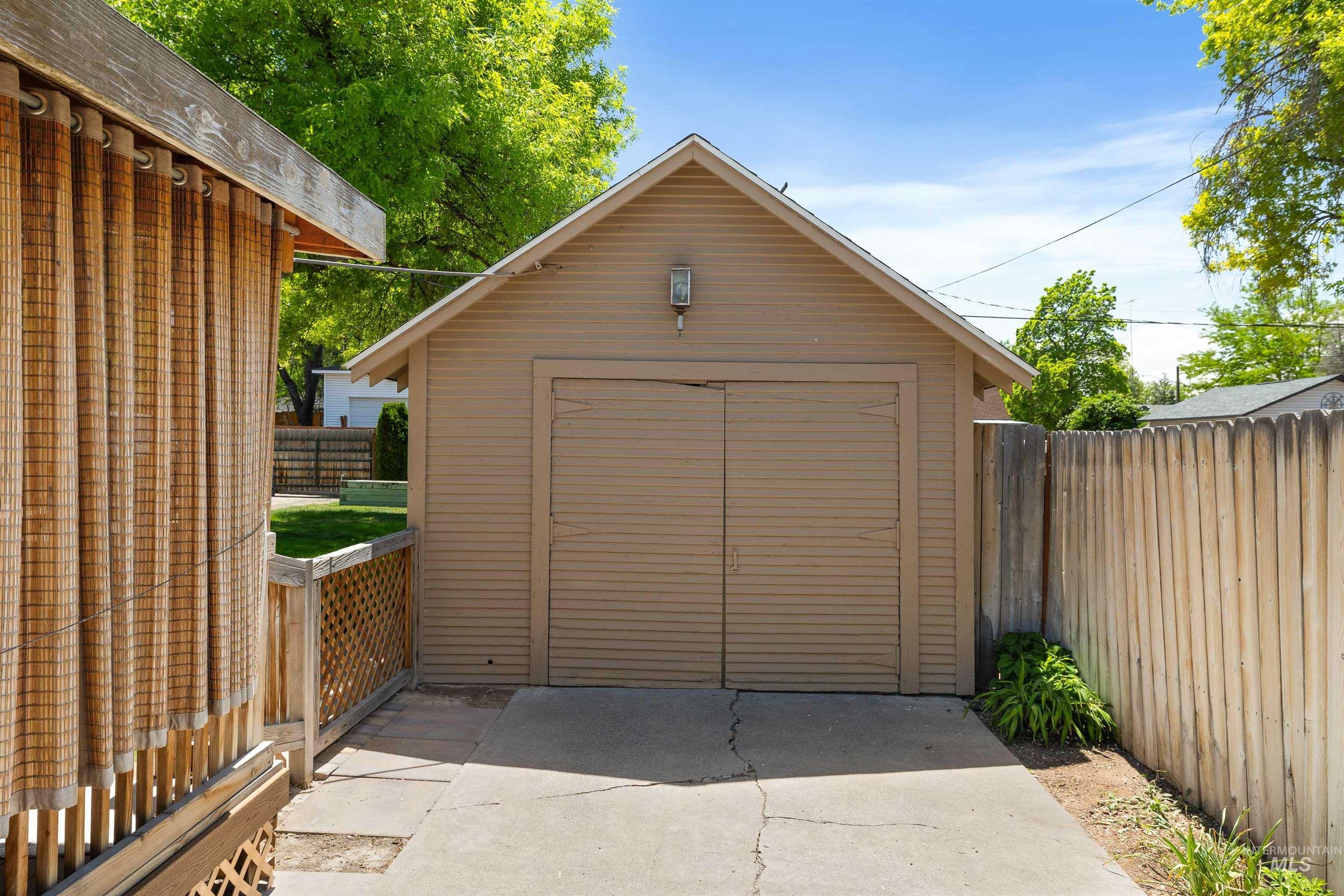 2074 11th Avenue E Property Photo 22