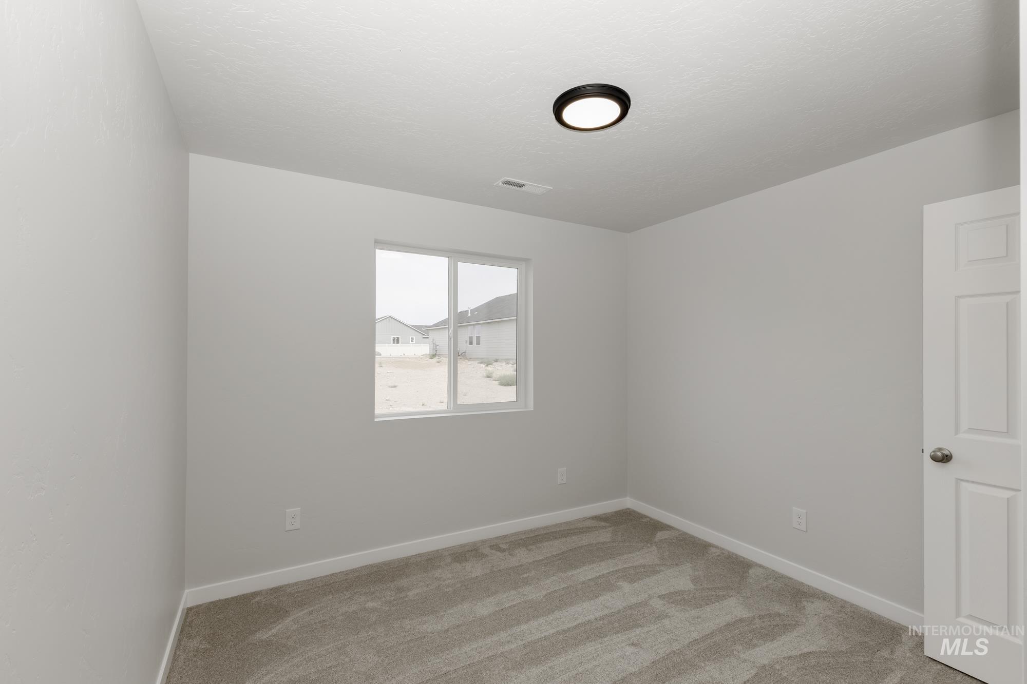 2059 N Thunderbolt St Property Photo 14