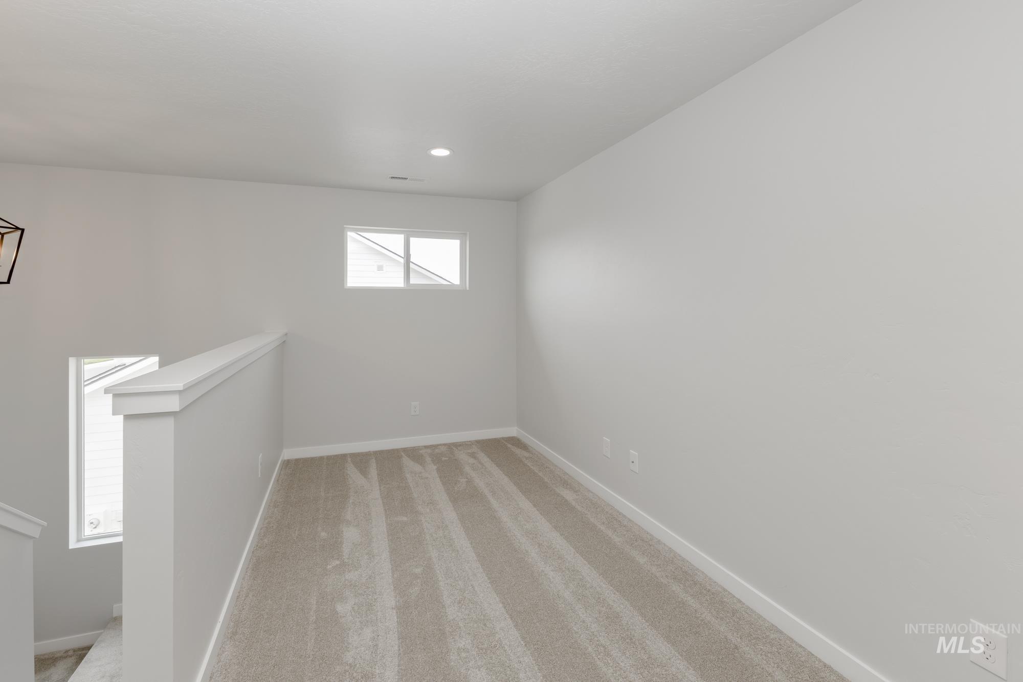 2059 N Thunderbolt St Property Photo 15