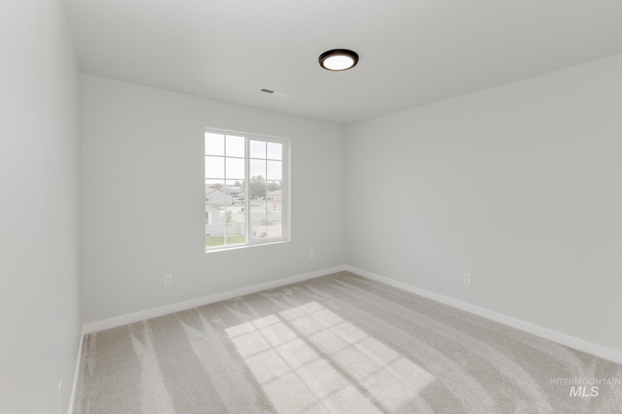2059 N Thunderbolt St Property Photo 17