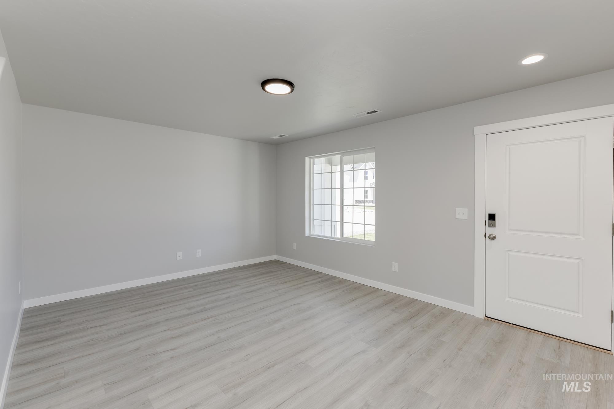2385 N Lithodora Ave Property Photo 2