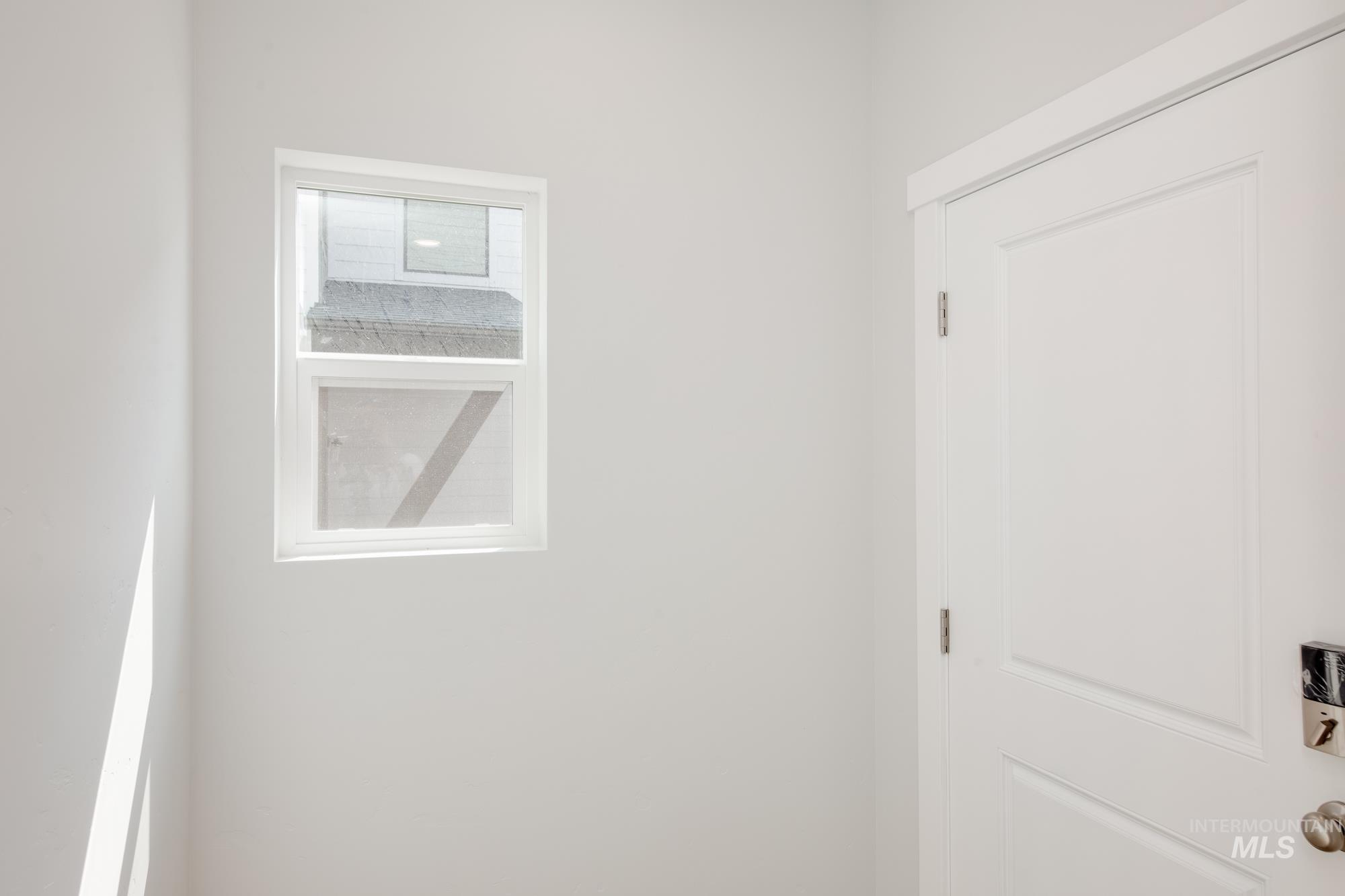 5011 S Amorita Ave Property Photo 2