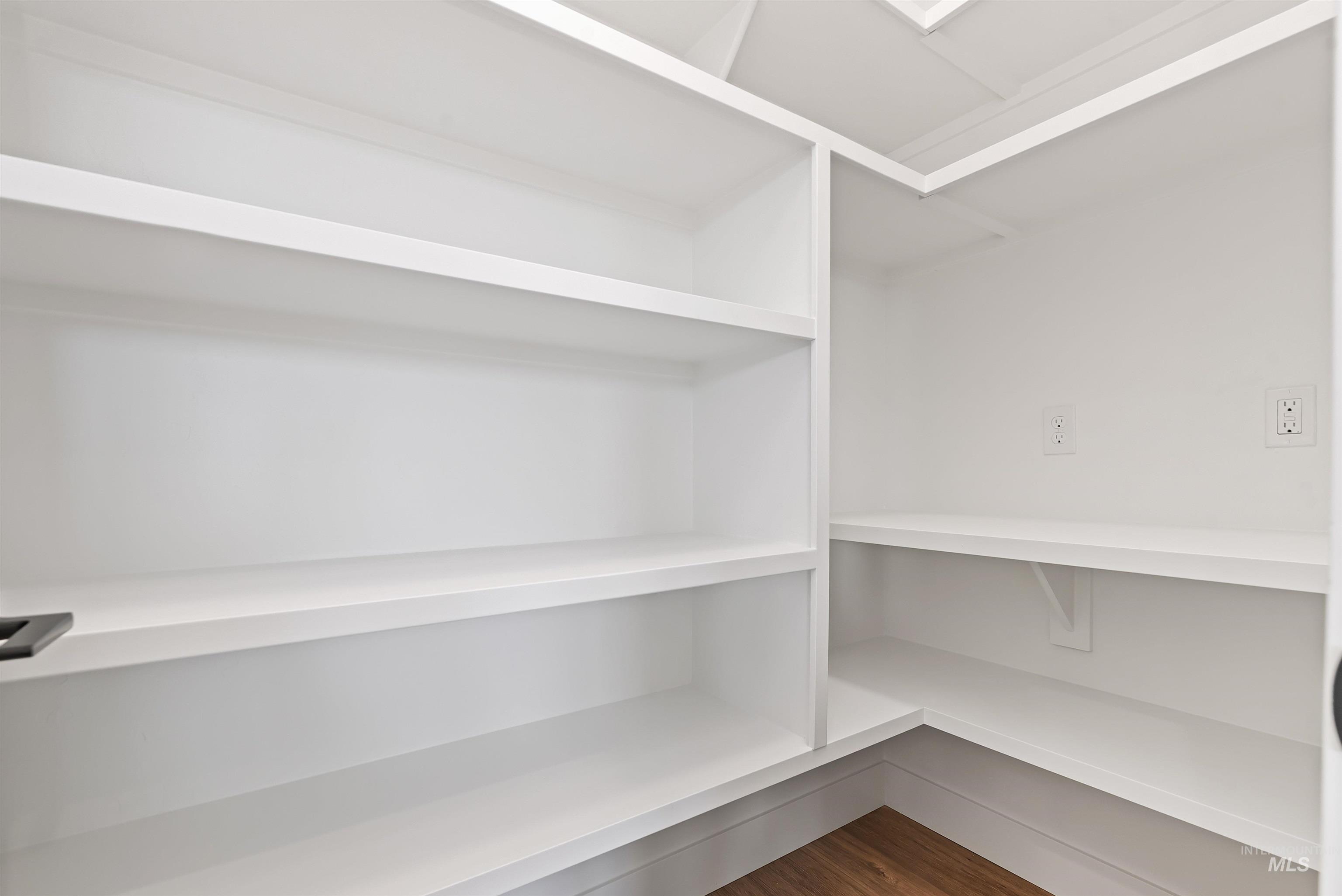 2358 E Monhegan Drive Property Photo 12