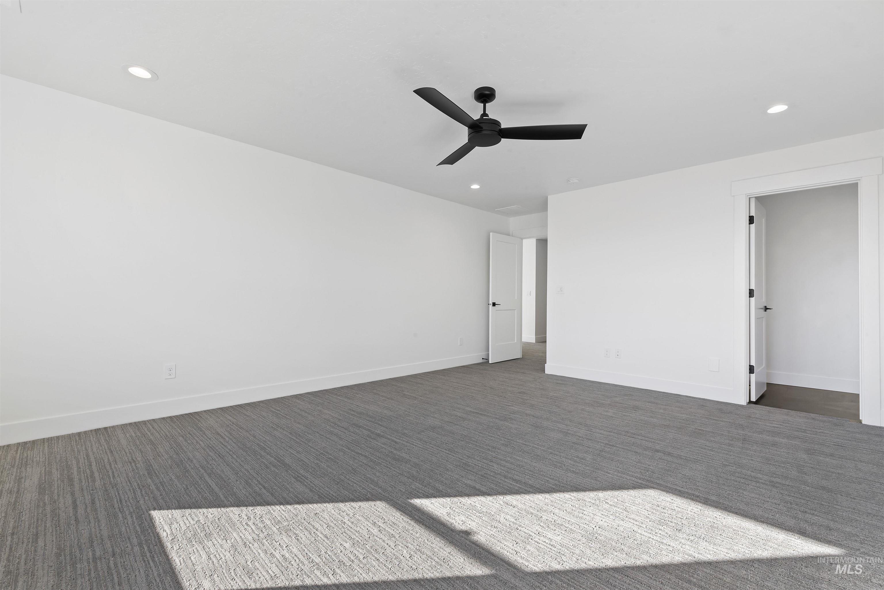 2358 E Monhegan Drive Property Photo 14