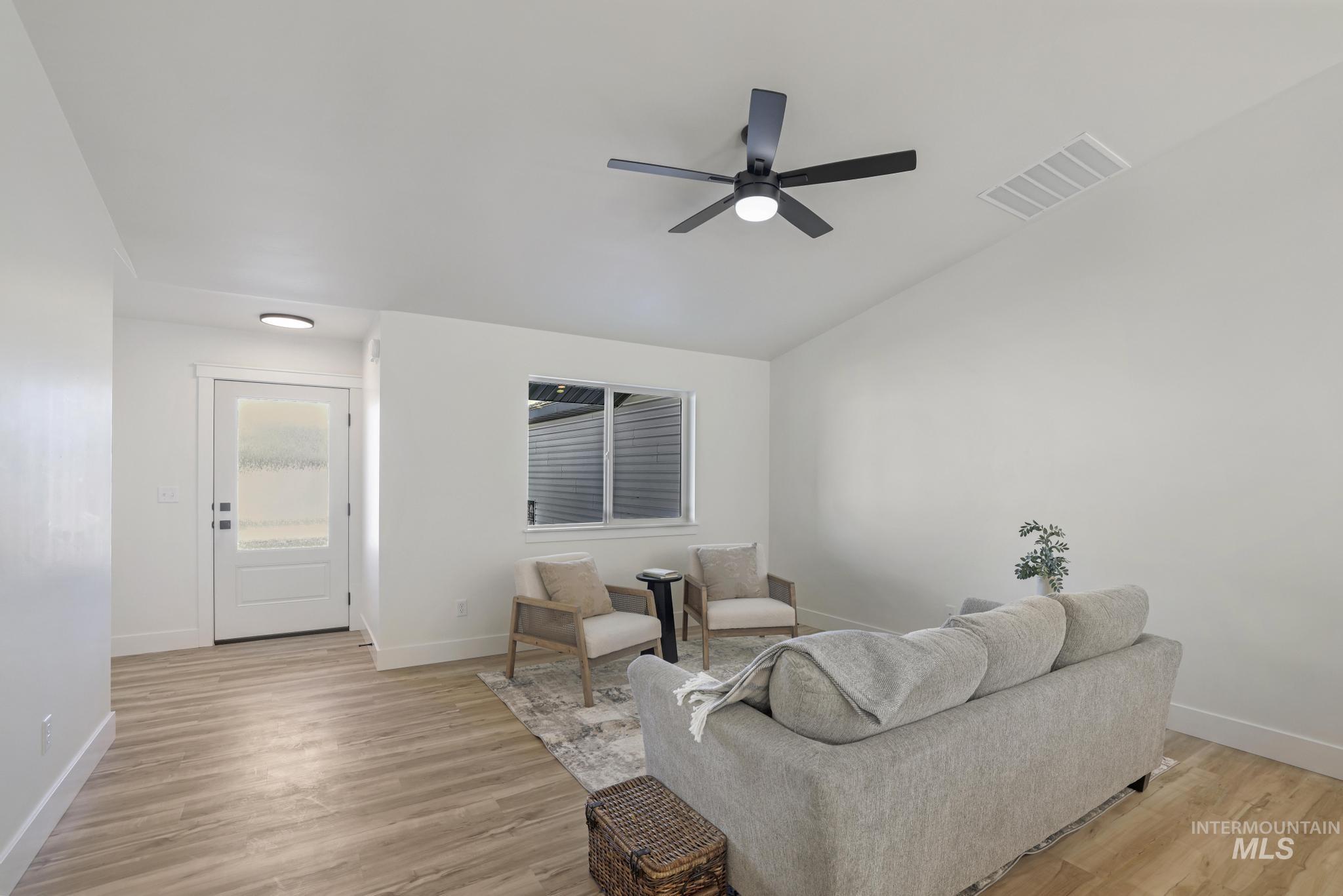 905 E 23rd Ave. Property Photo 8