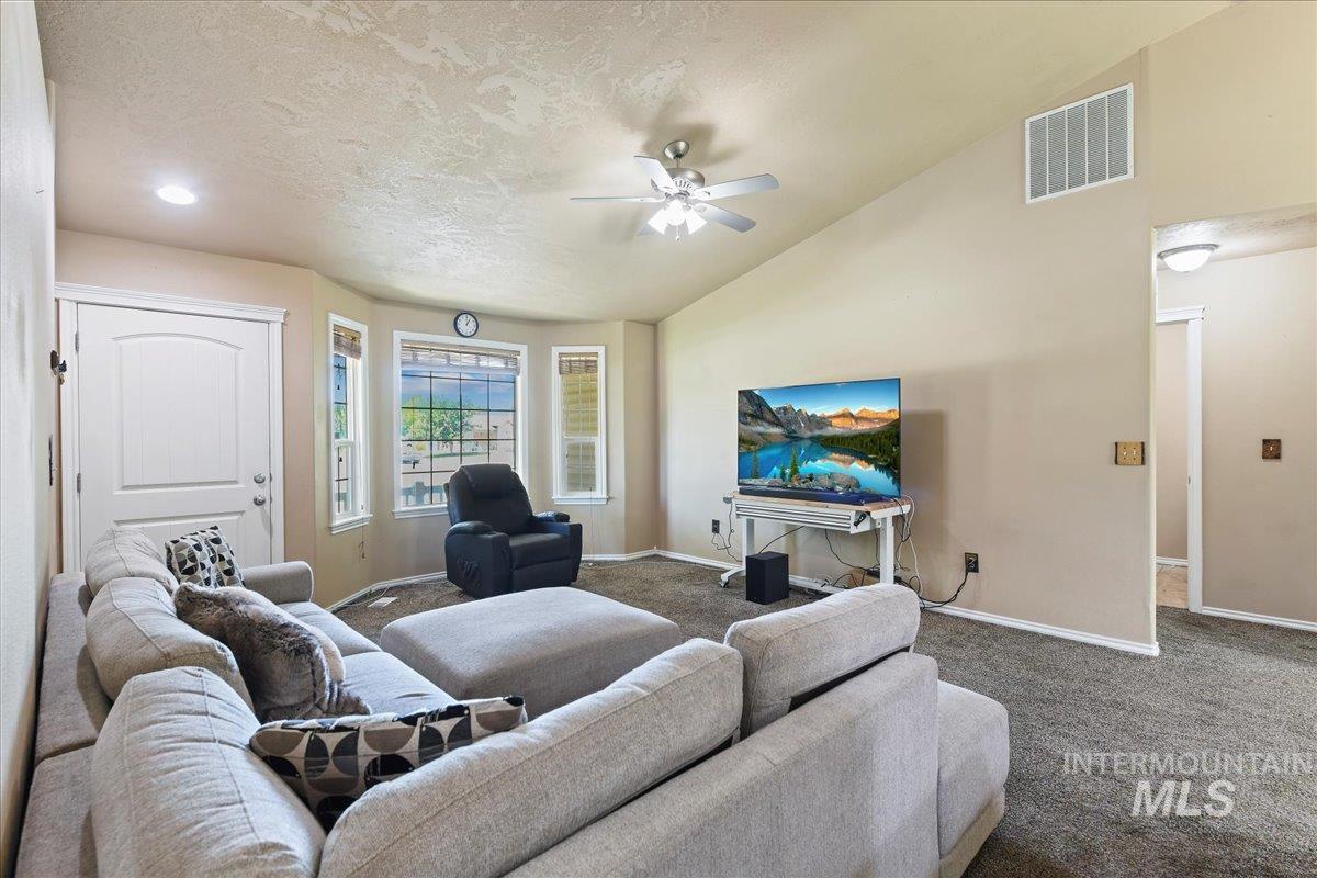 5319 Asbury Way Property Photo 4