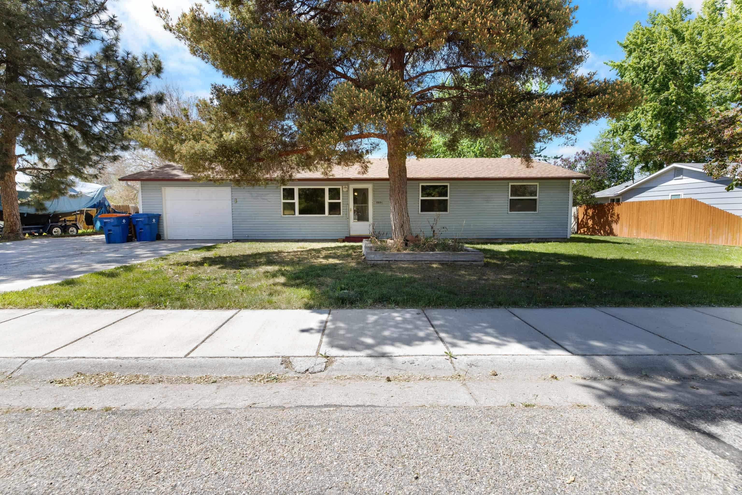 6591 S Ironwood Ave Property Photo 1