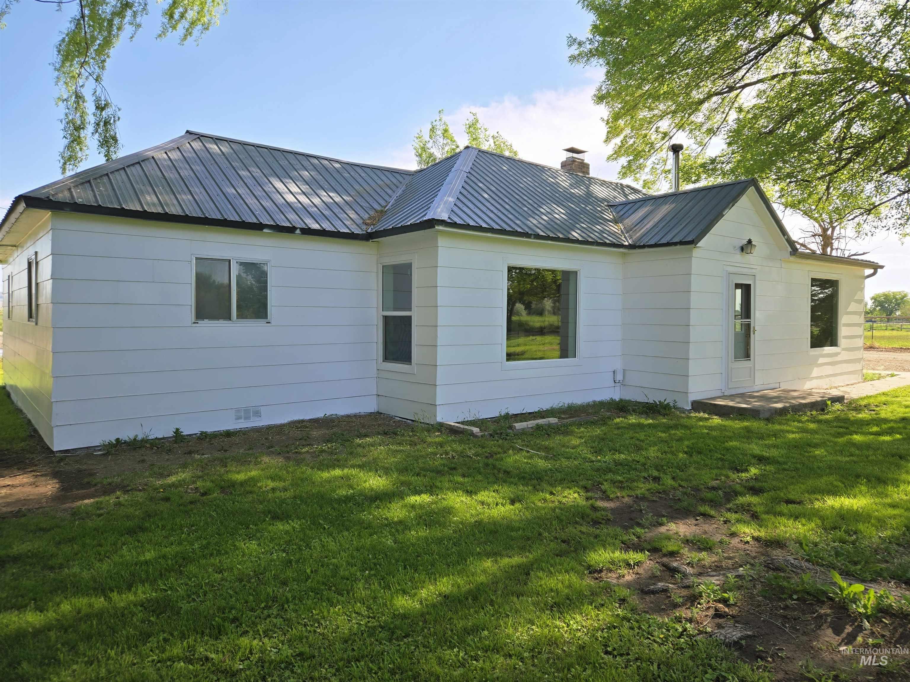 1878 E 1700 S Property Photo 4