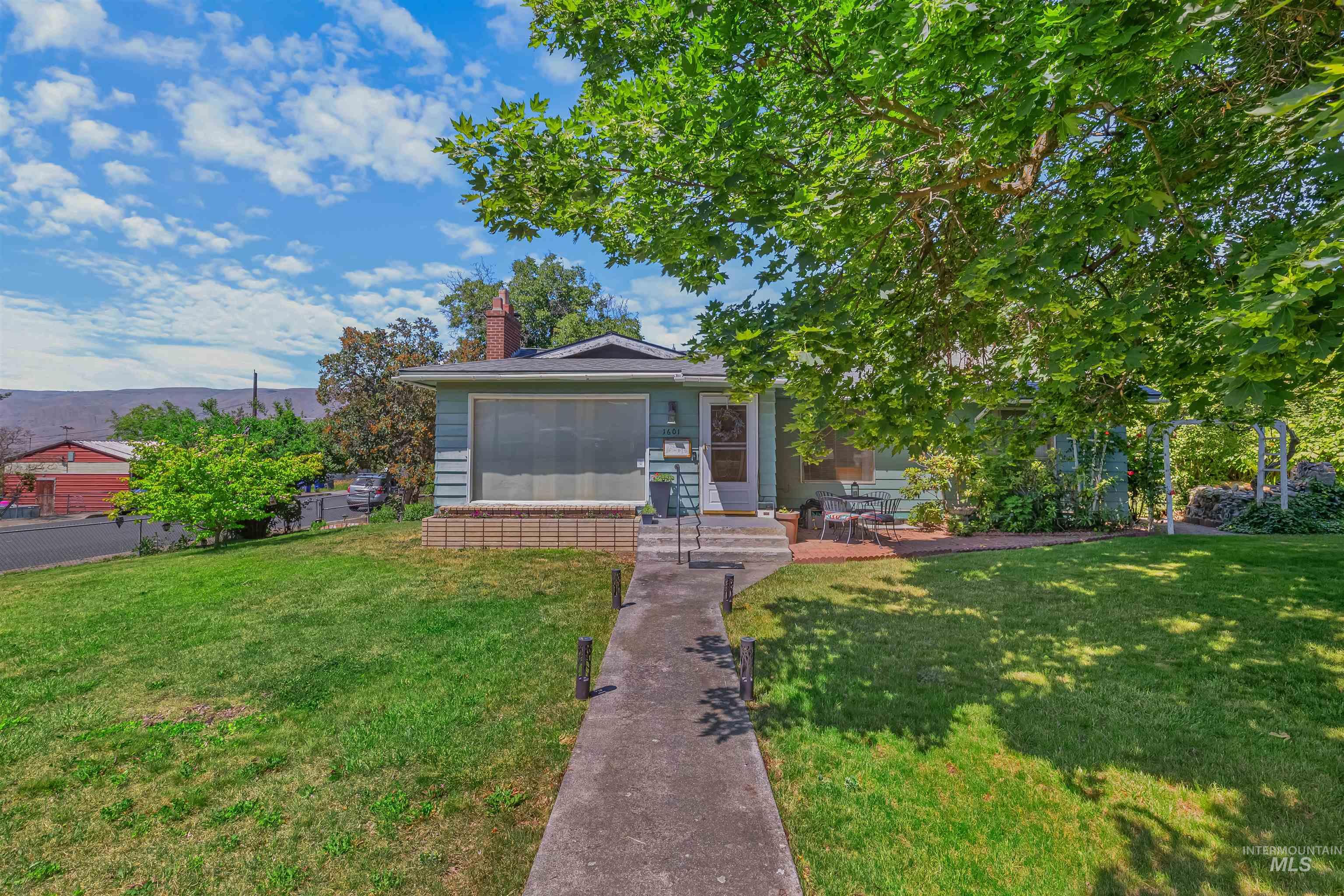 1601 20th Ave Property Photo 2