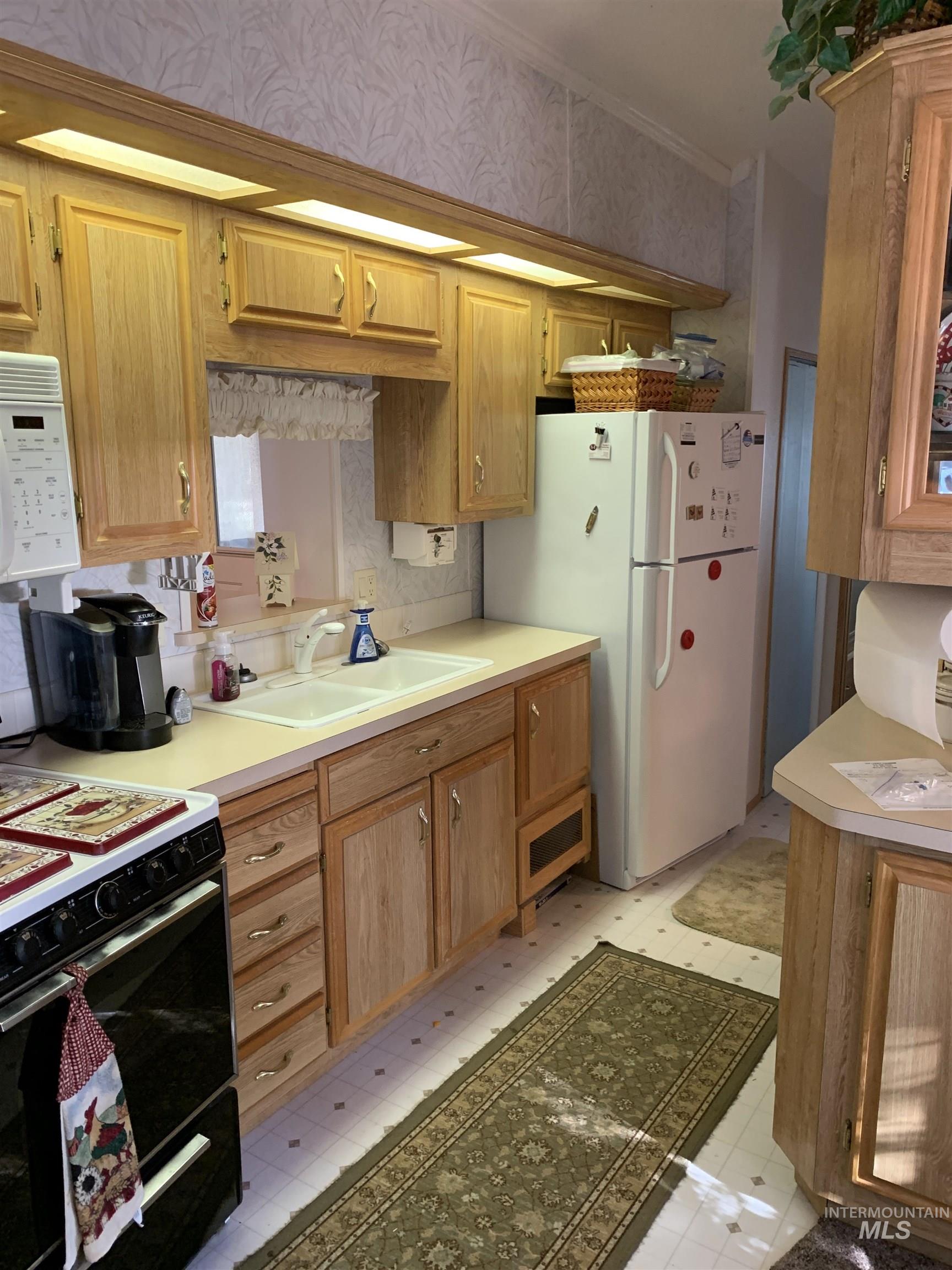 514 E13 Sawyer St Property Photo 5