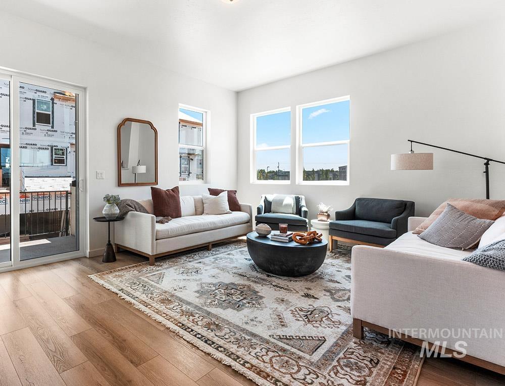 1708 N Timathy Ln Property Photo 3