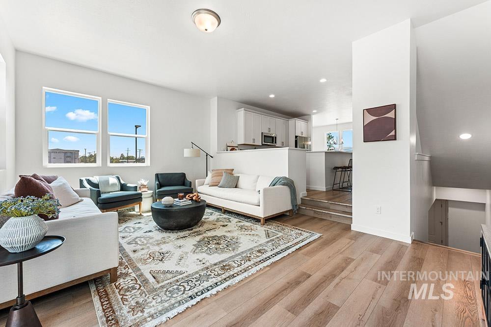 1708 N Timathy Ln Property Photo 4