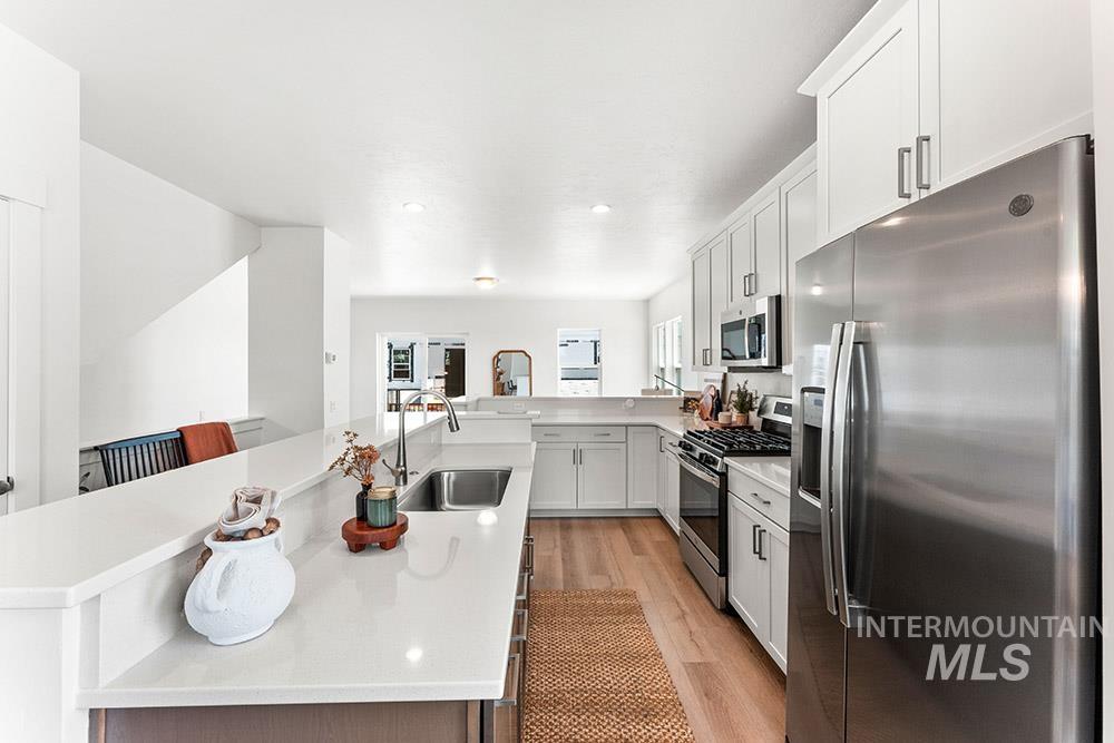 1708 N Timathy Ln Property Photo 5