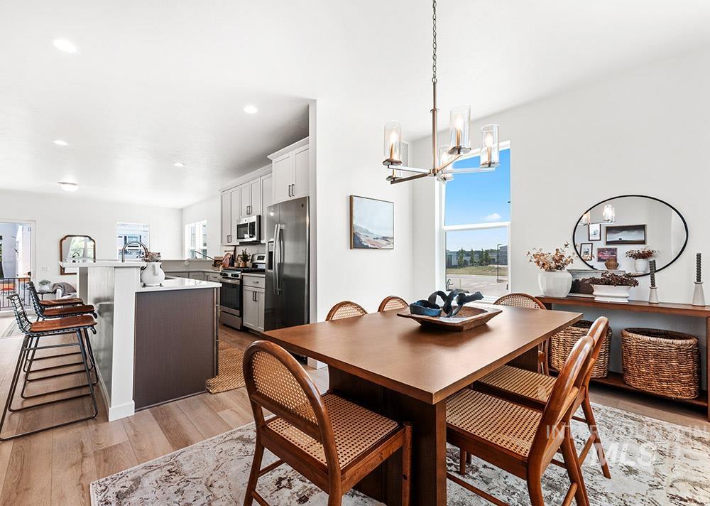 1708 N Timathy Ln Property Photo 8