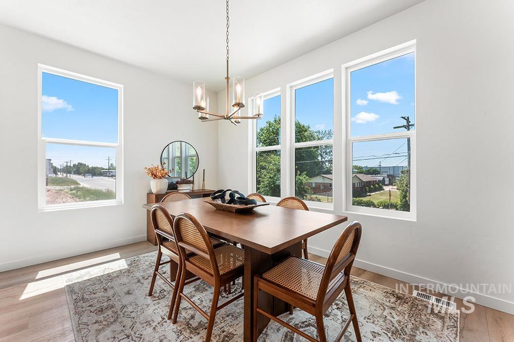 1708 N Timathy Ln Property Photo 9