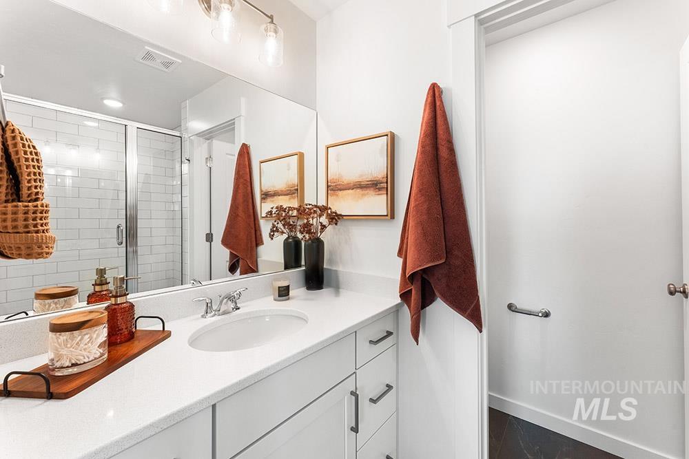 1708 N Timathy Ln Property Photo 12