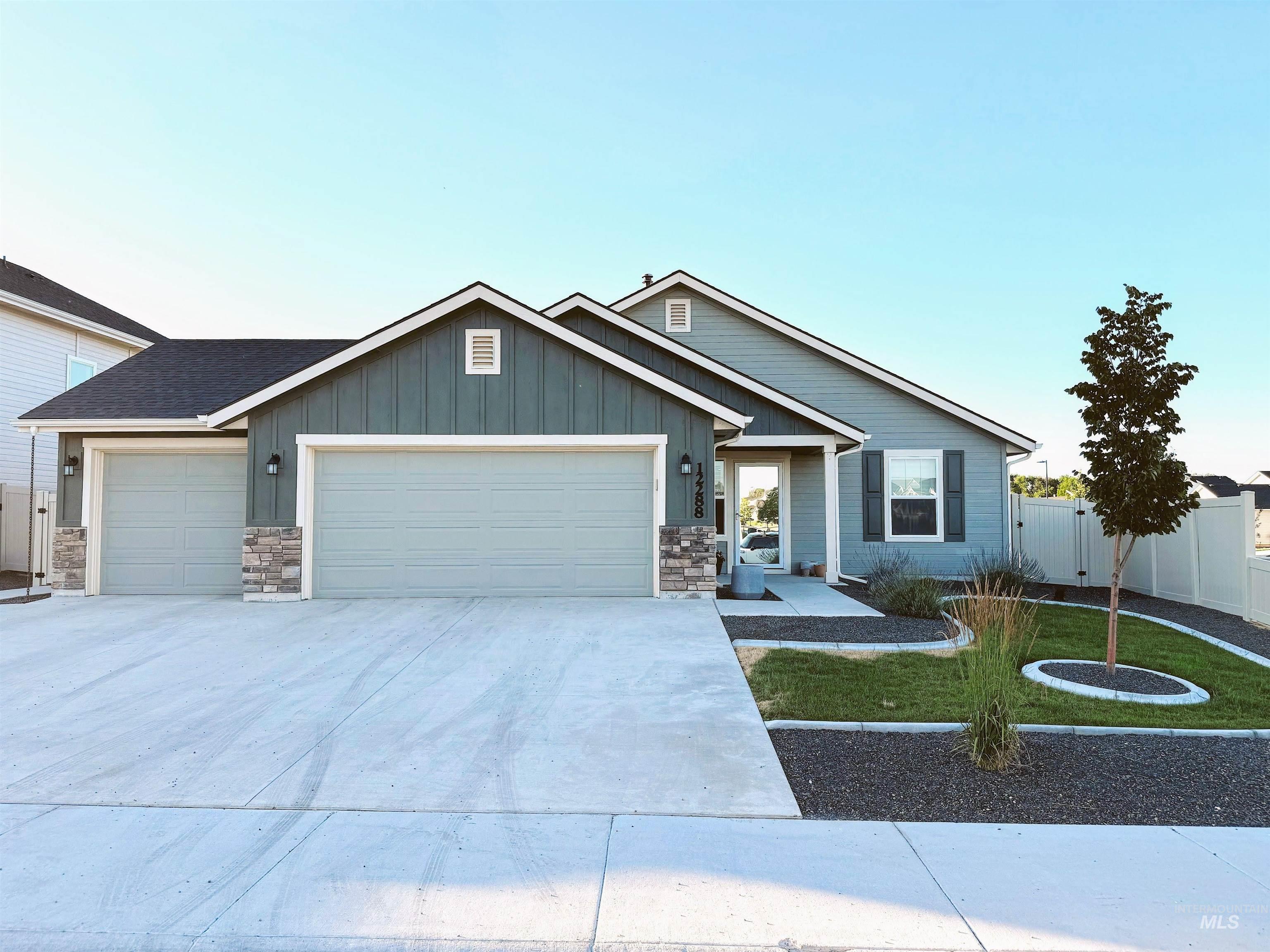 12288 Varga St Property Photo 2