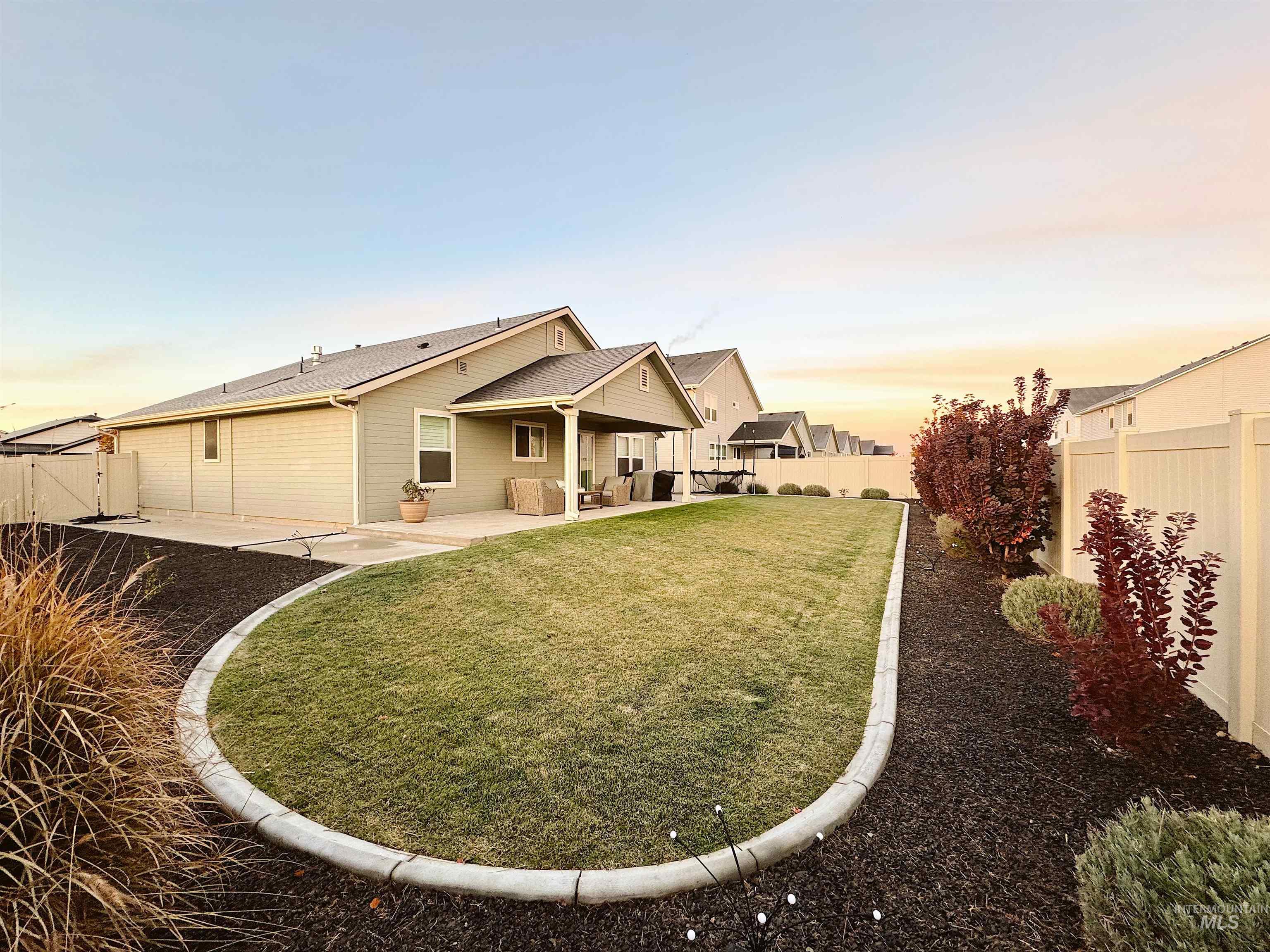 12288 Varga St Property Photo 4