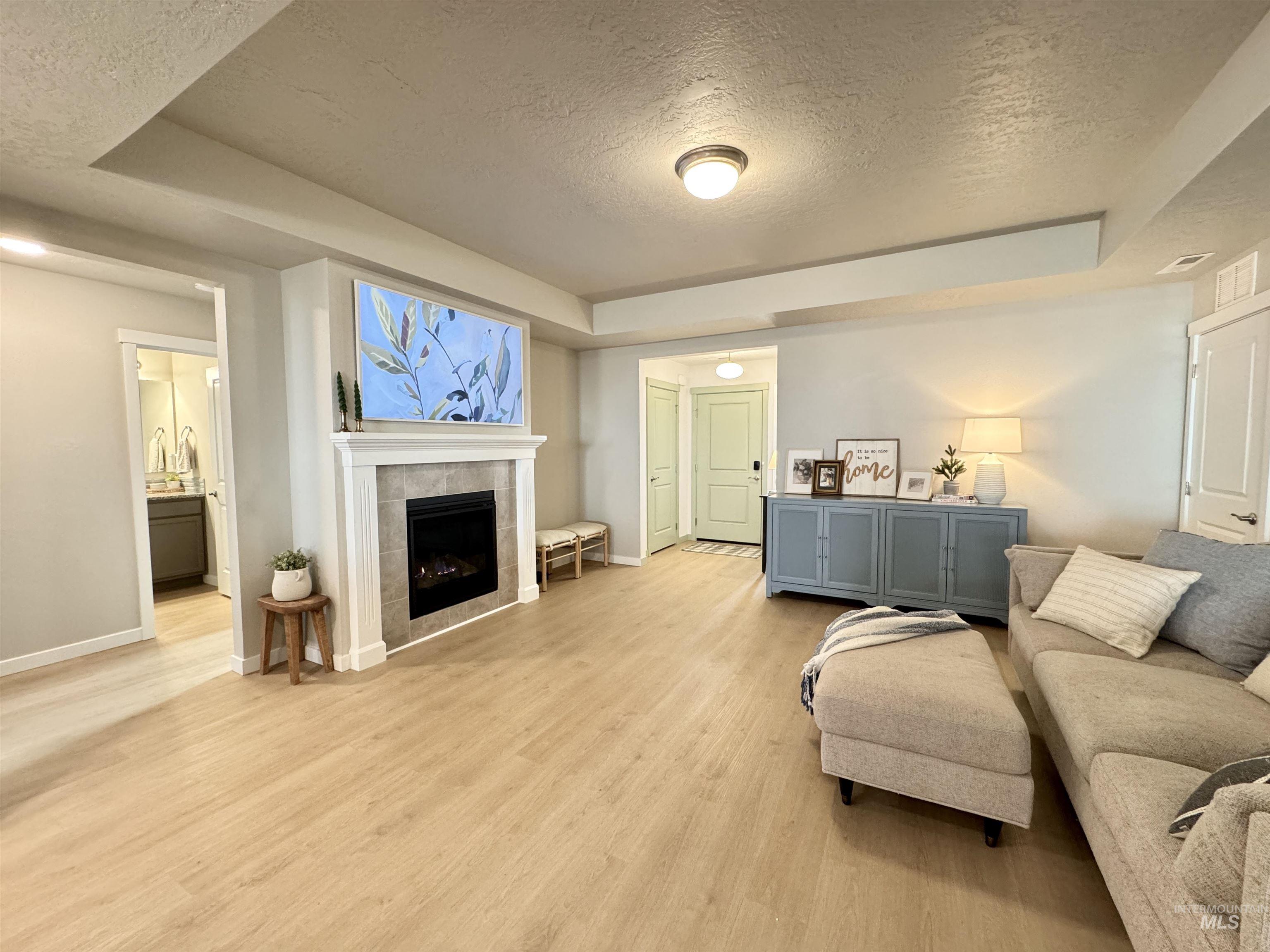 12288 Varga St Property Photo 8