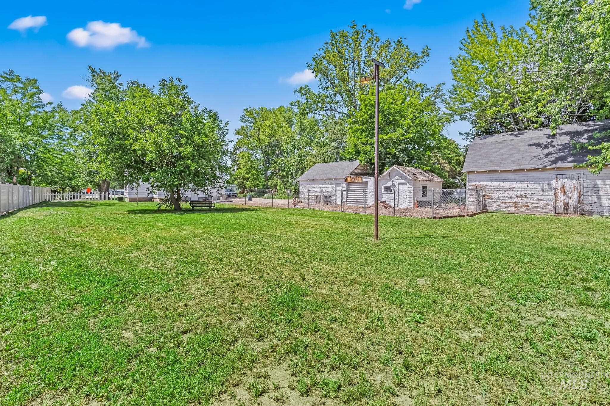 404 N Allumbaugh St Property Photo 10