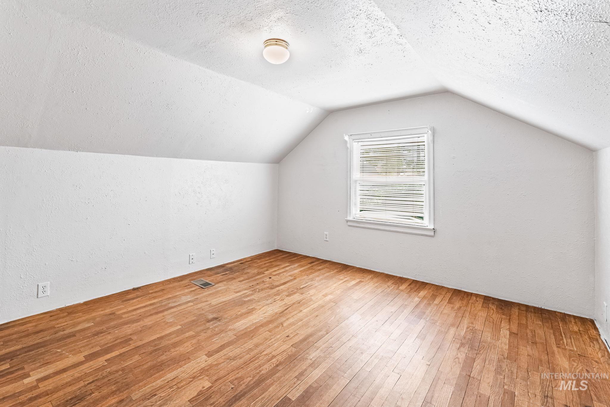404 N Allumbaugh St Property Photo 20
