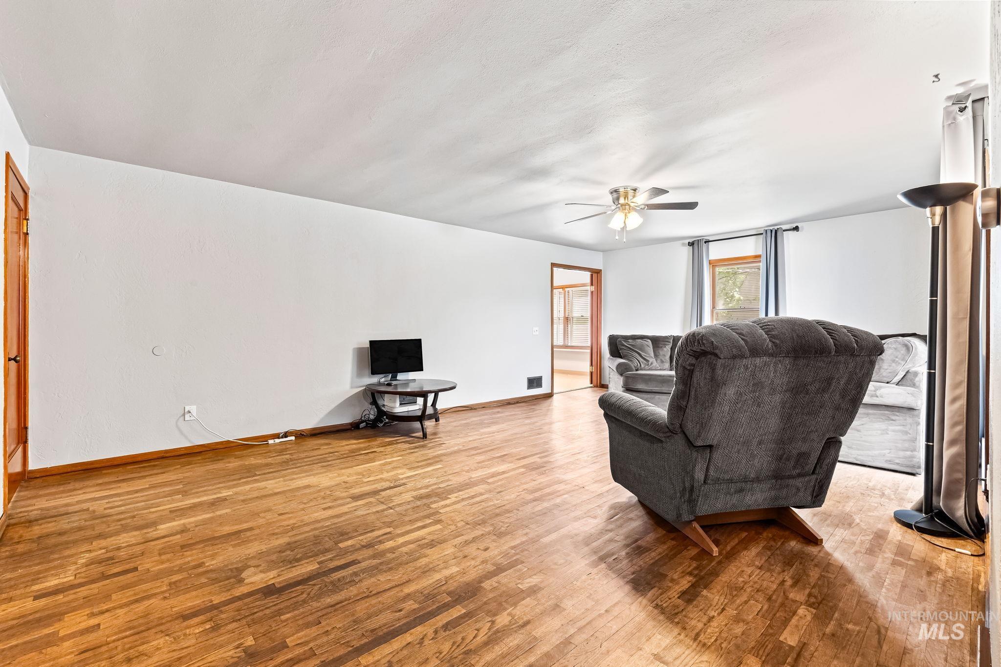 404 N Allumbaugh St Property Photo 31
