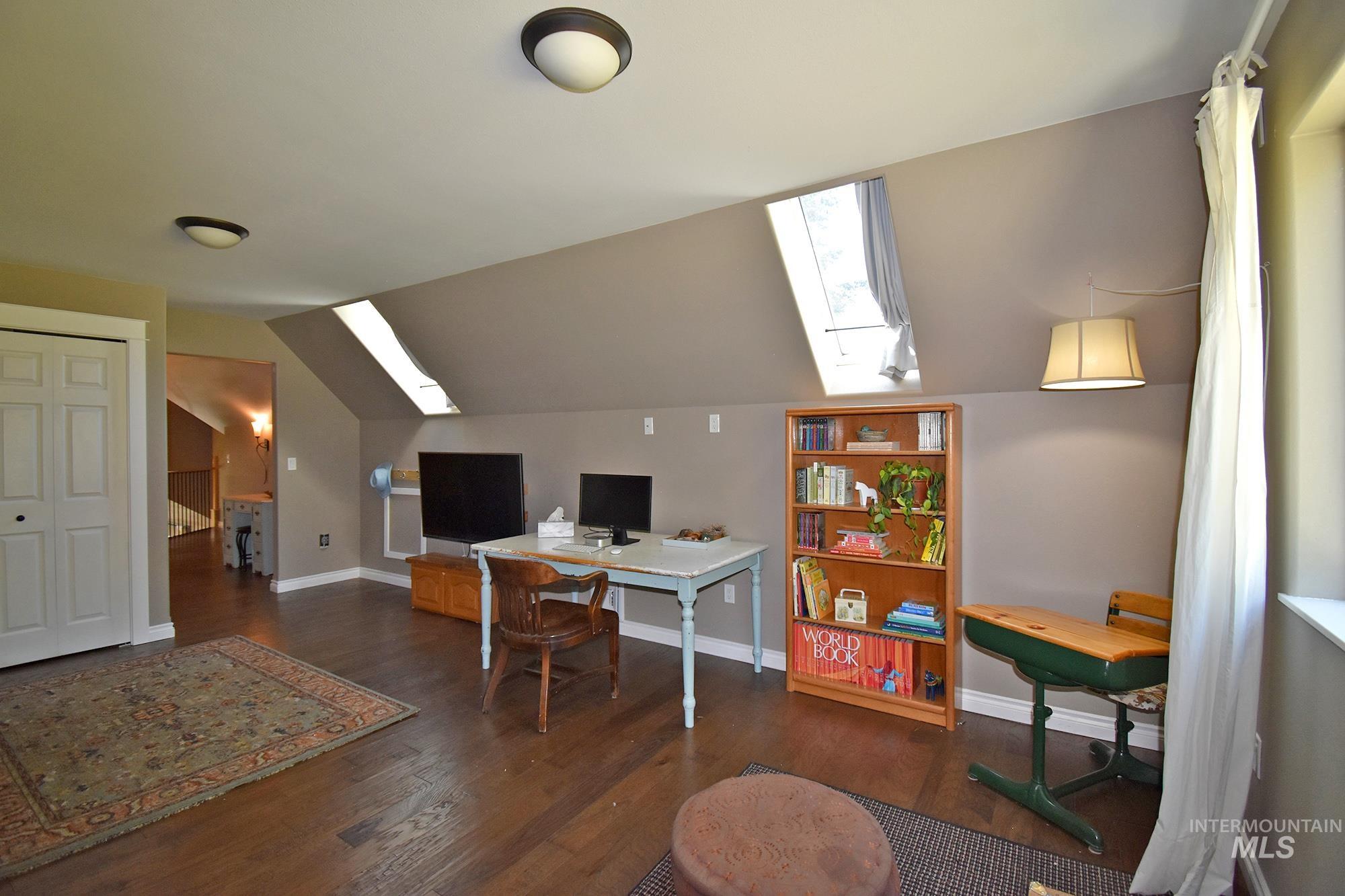 301 State Street Property Photo 21
