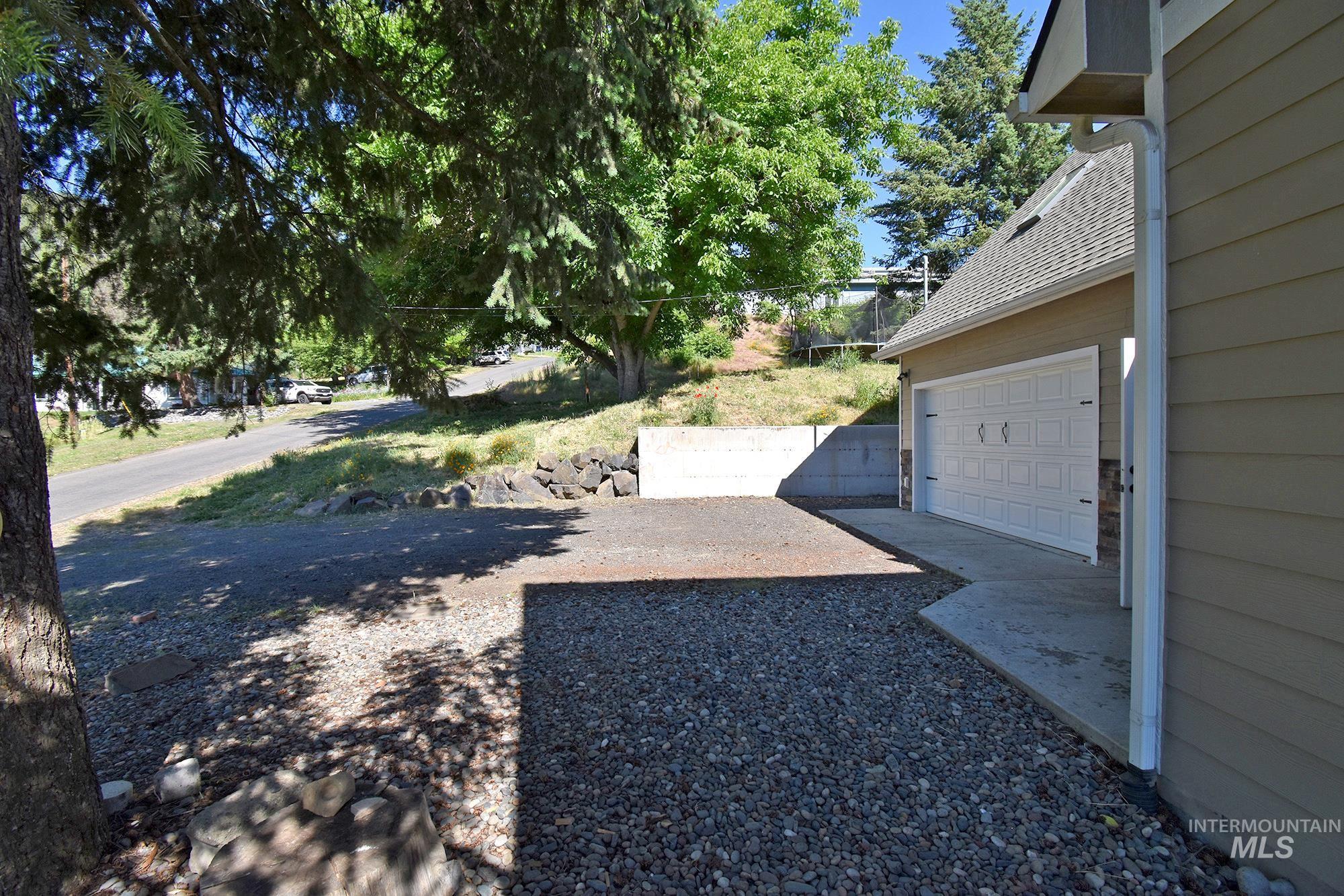 301 State Street Property Photo 43