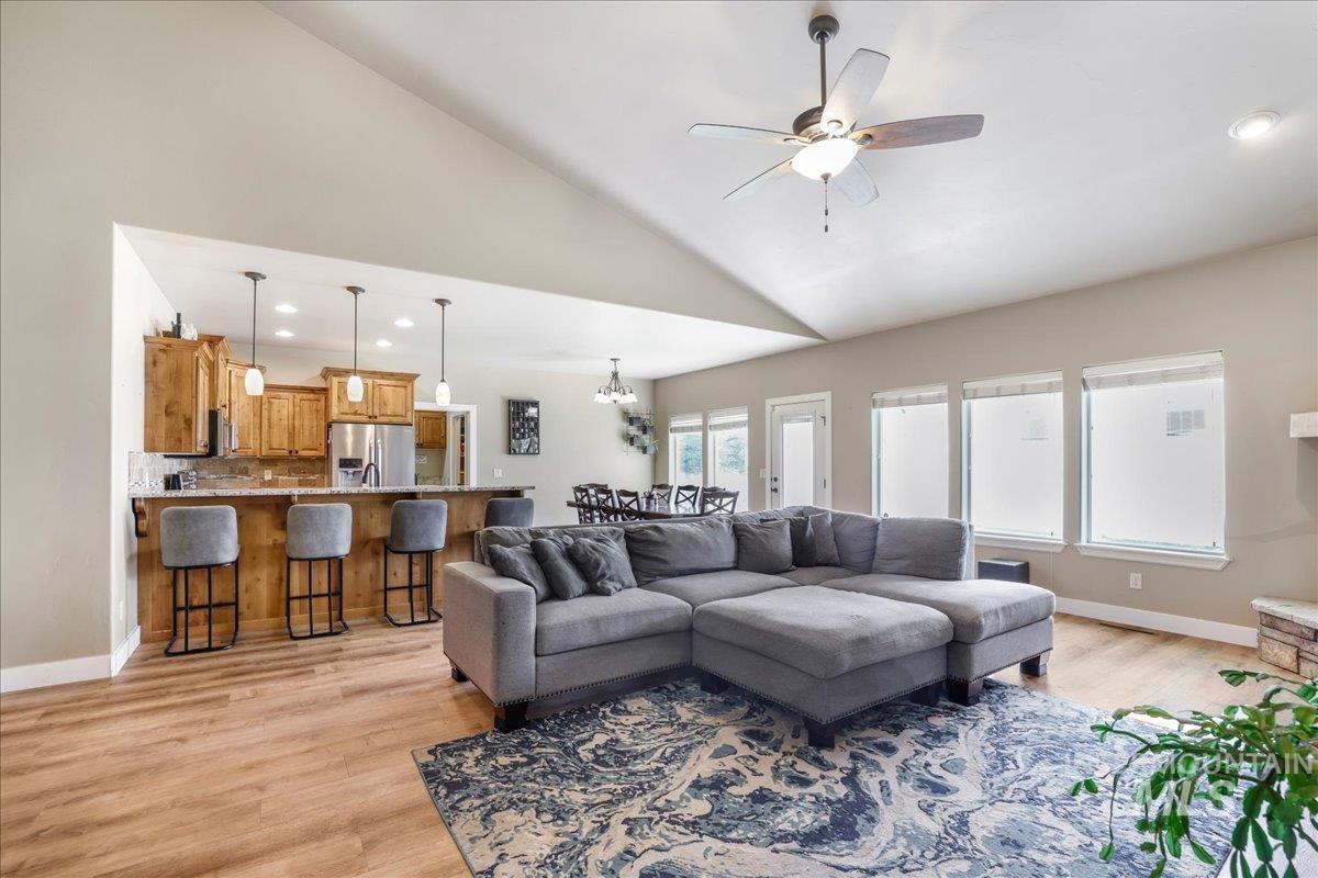2694 Meadowbrook Dr. Property Photo 4