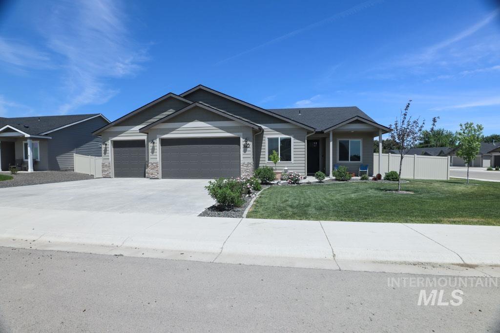 425 October Sky St Property Photo 1