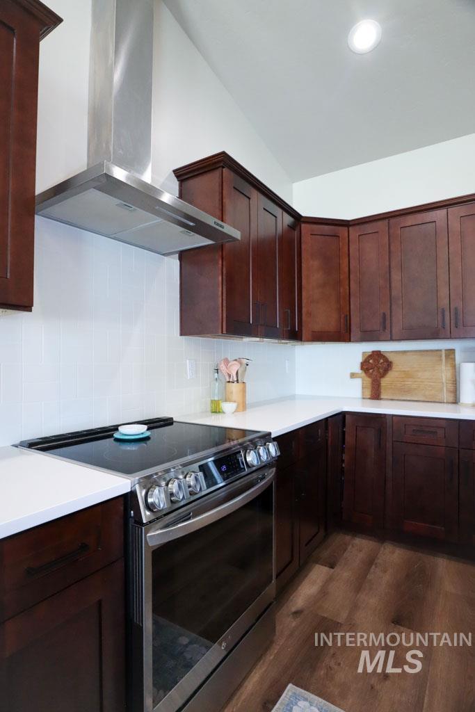 425 October Sky St Property Photo 12