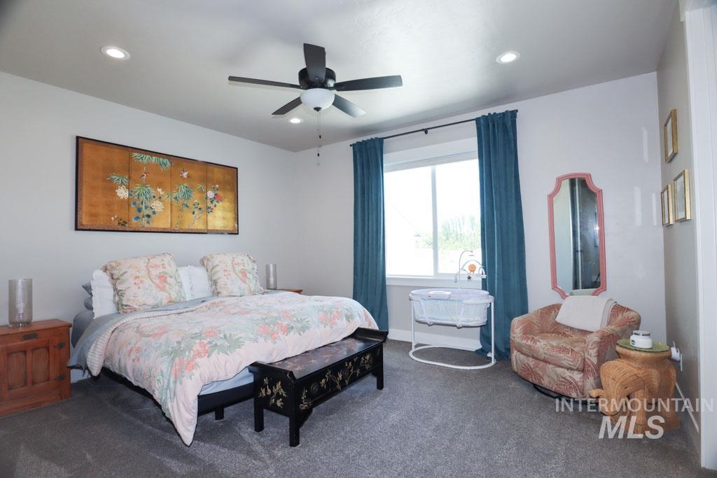 425 October Sky St Property Photo 27