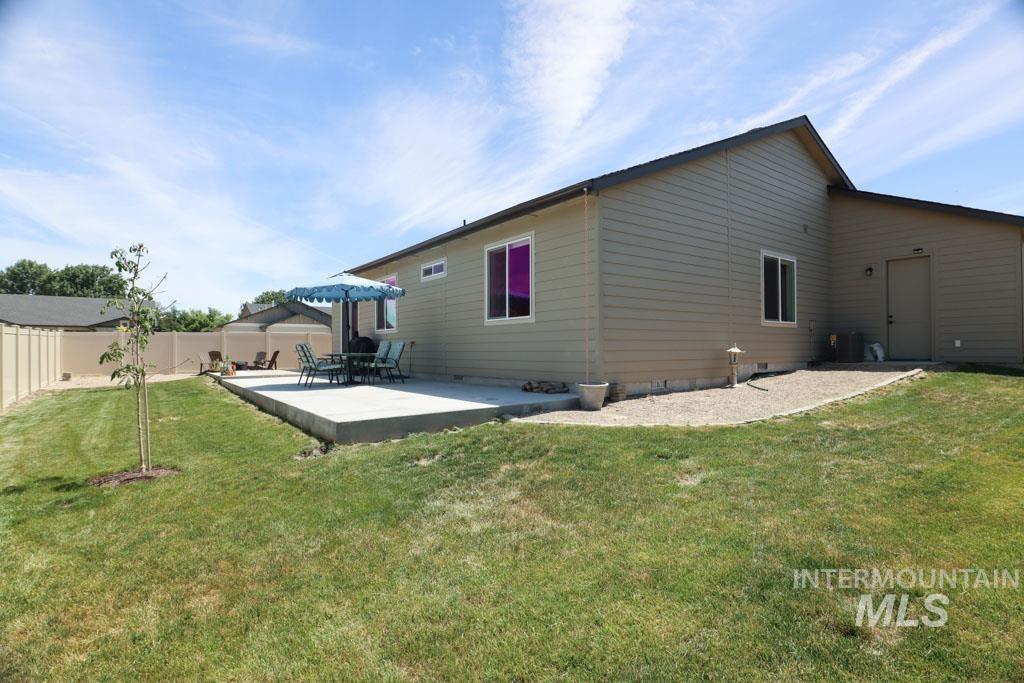 425 October Sky St Property Photo 35
