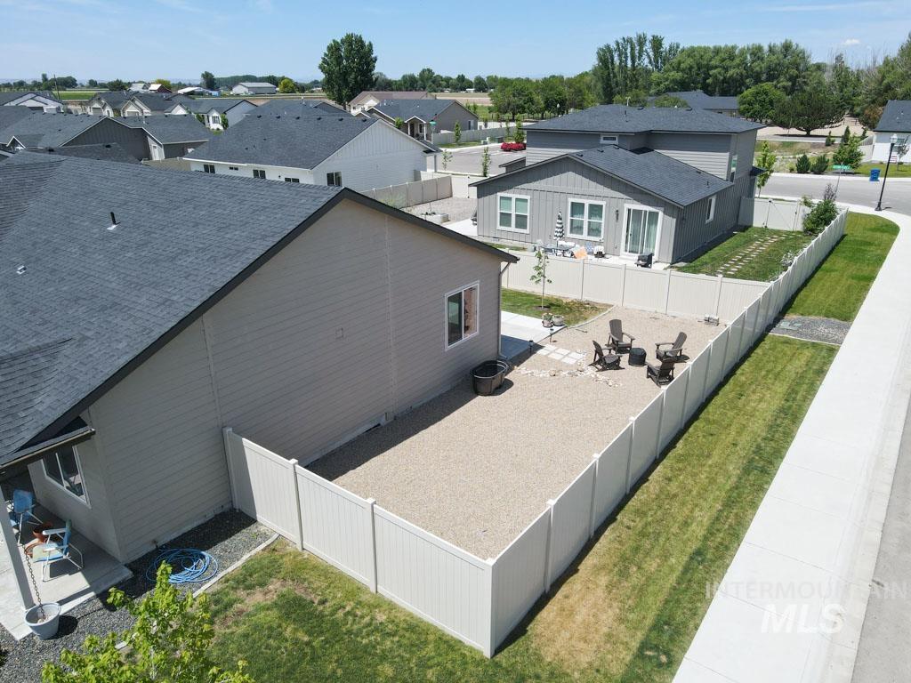 425 October Sky St Property Photo 43