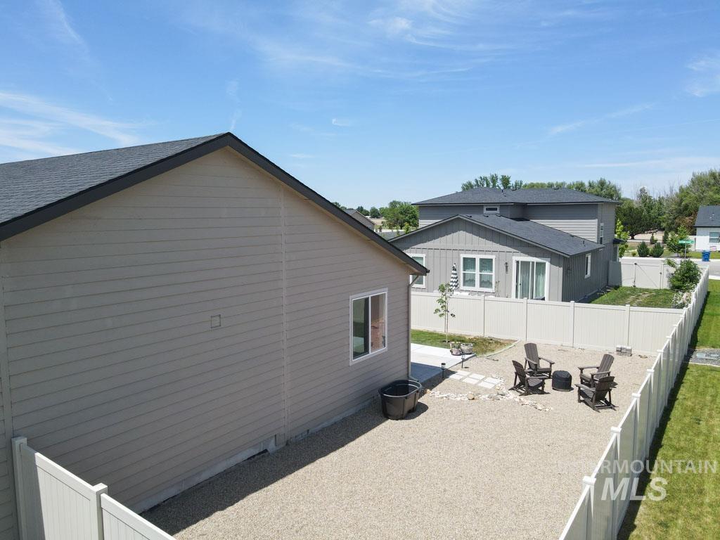 425 October Sky St Property Photo 45