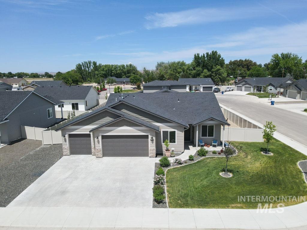 425 October Sky St Property Photo 49
