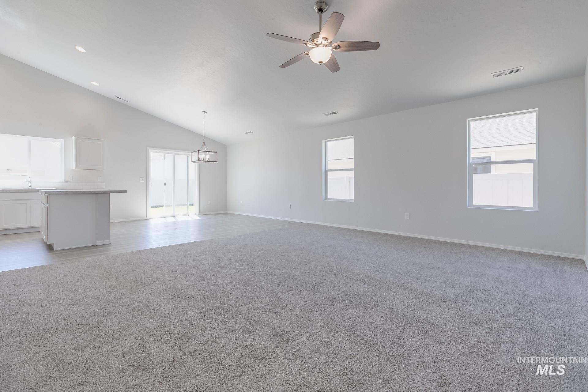 11922 W Box Canyon St Property Photo 4