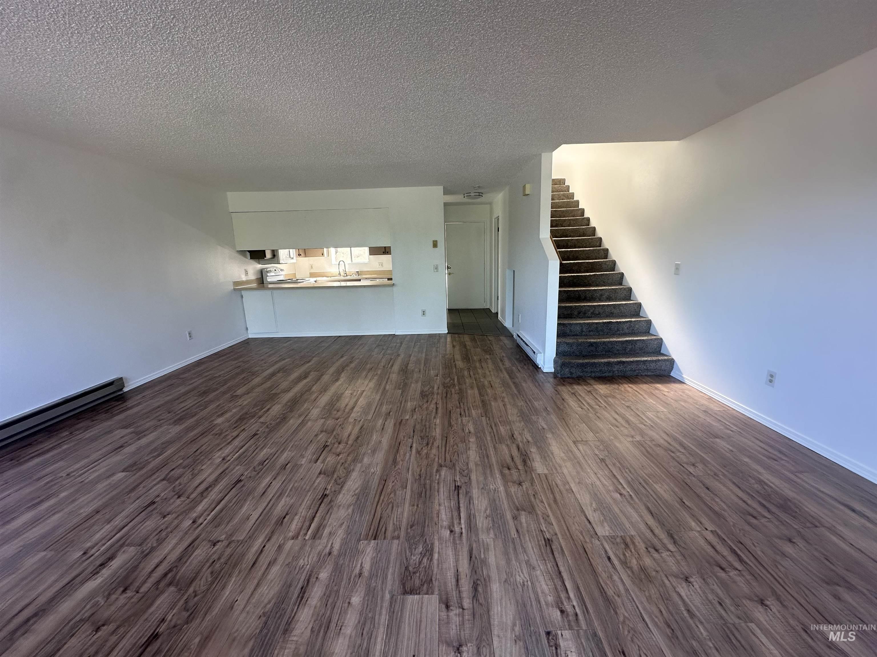 557 Park Street Property Photo 1