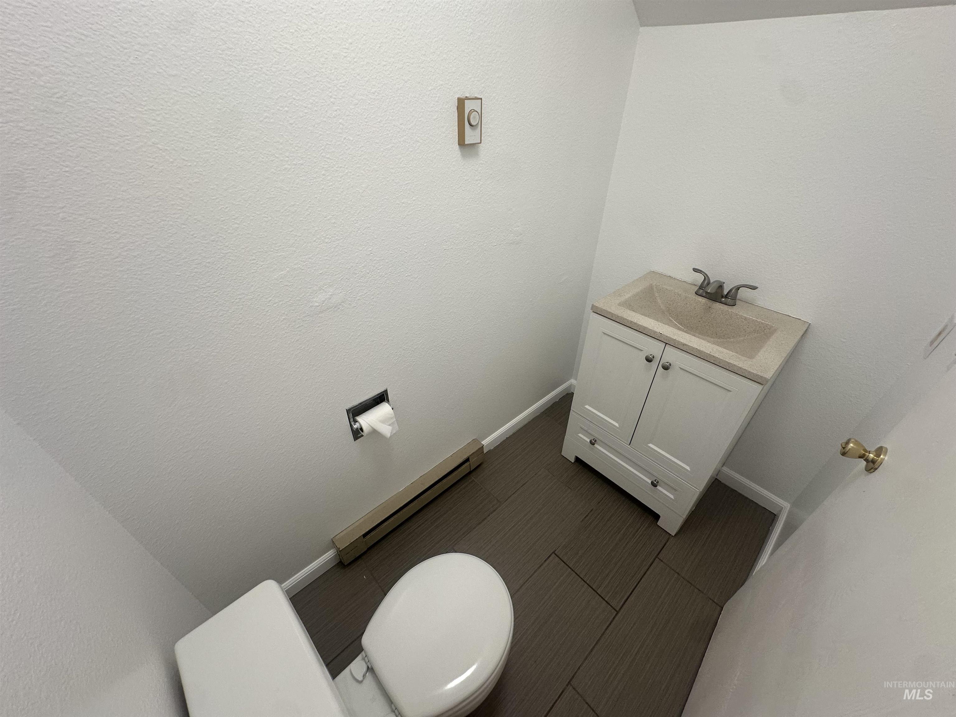 557 Park Street Property Photo 9